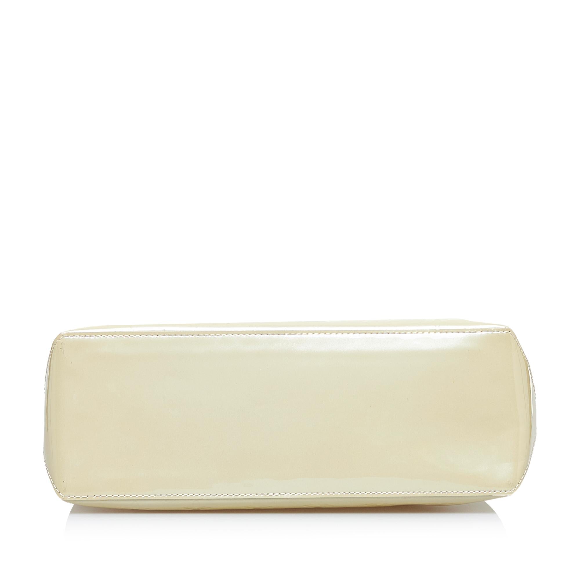 Louis Vuitton Monogram Vernis Wilshire PM (SHG-d7KIiW)