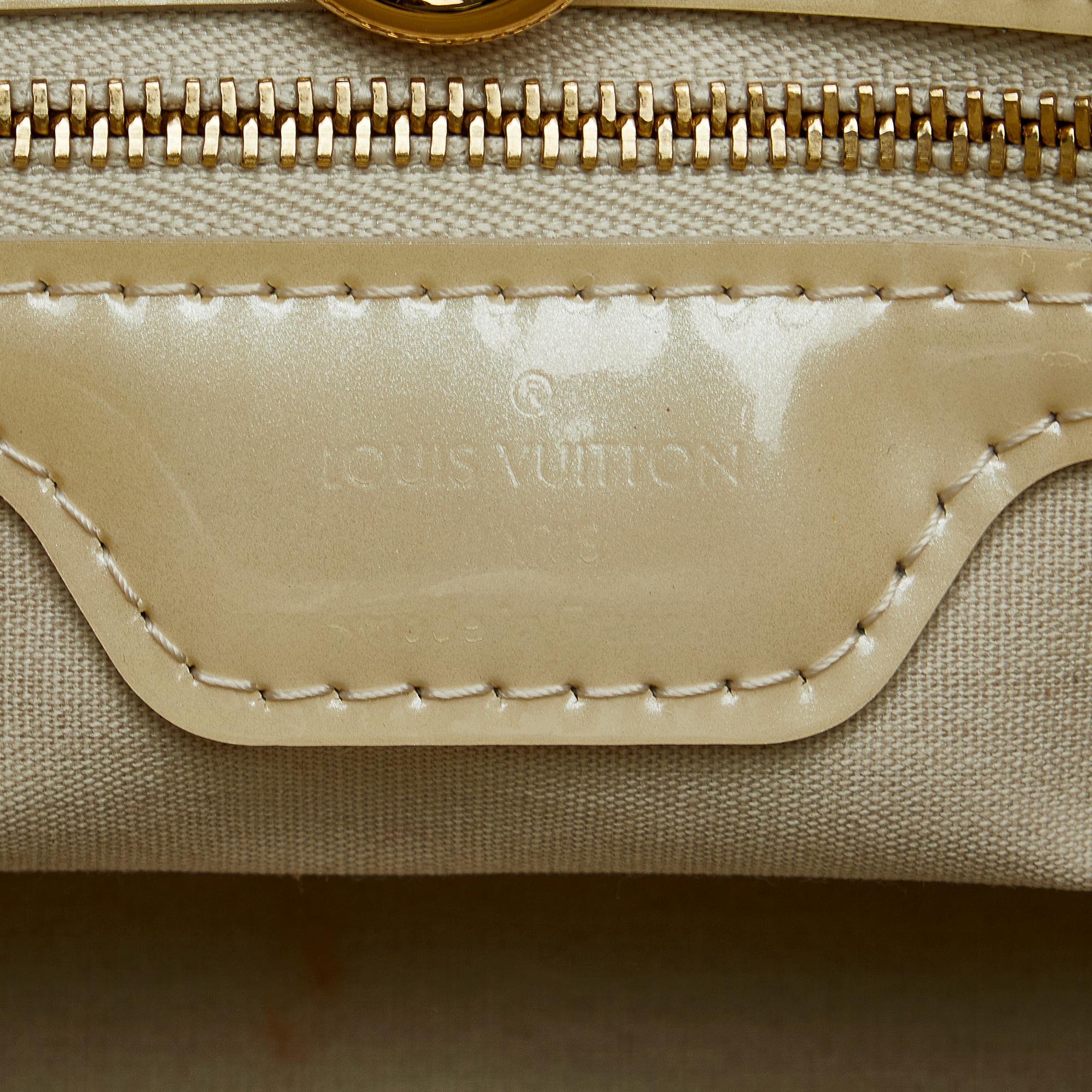 Louis Vuitton Monogram Vernis Wilshire PM (SHG-d7KIiW)