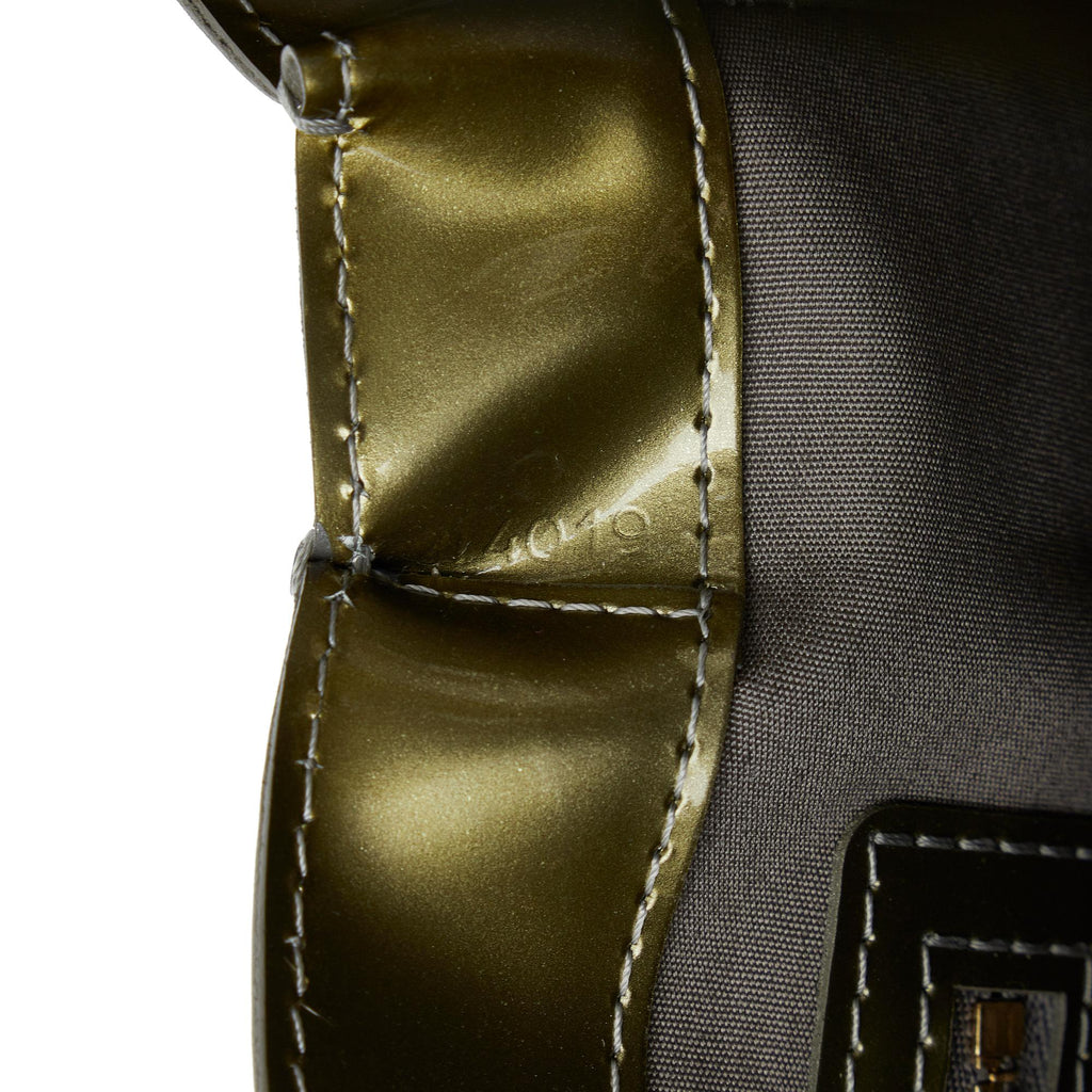 Louis Vuitton Monogram Vernis Wilshire PM (SHG-2VfbXt)