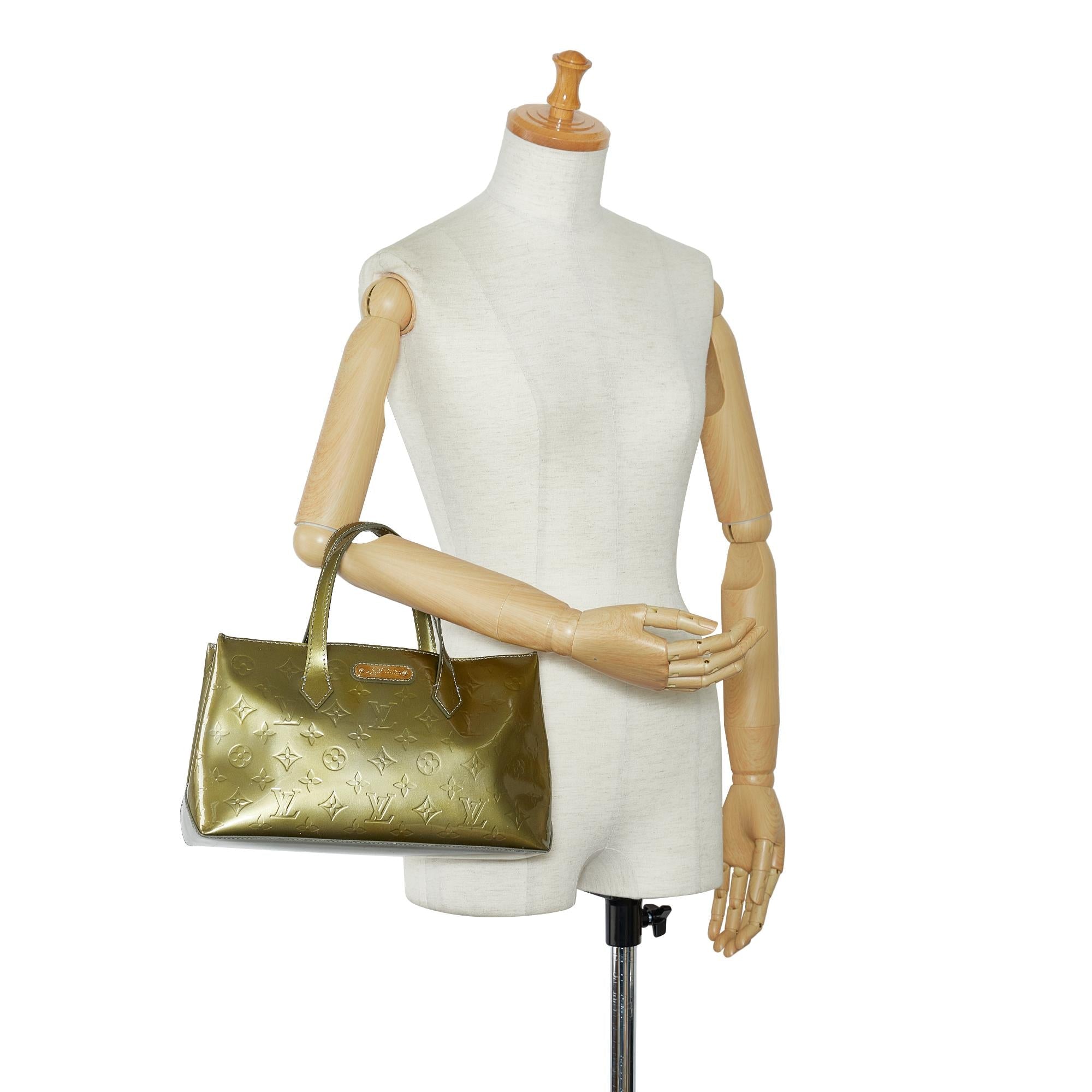 Louis Vuitton Monogram Vernis Wilshire PM (SHG-2VfbXt)