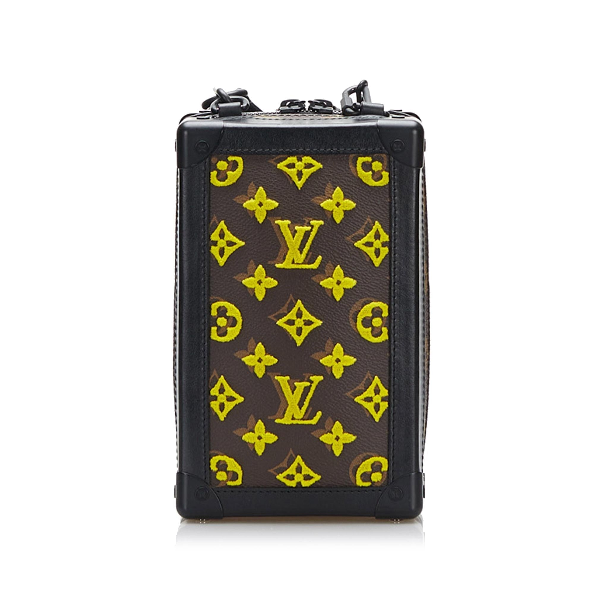 Louis Vuitton Monogram Vertical Soft Trunk (SHG-37561)