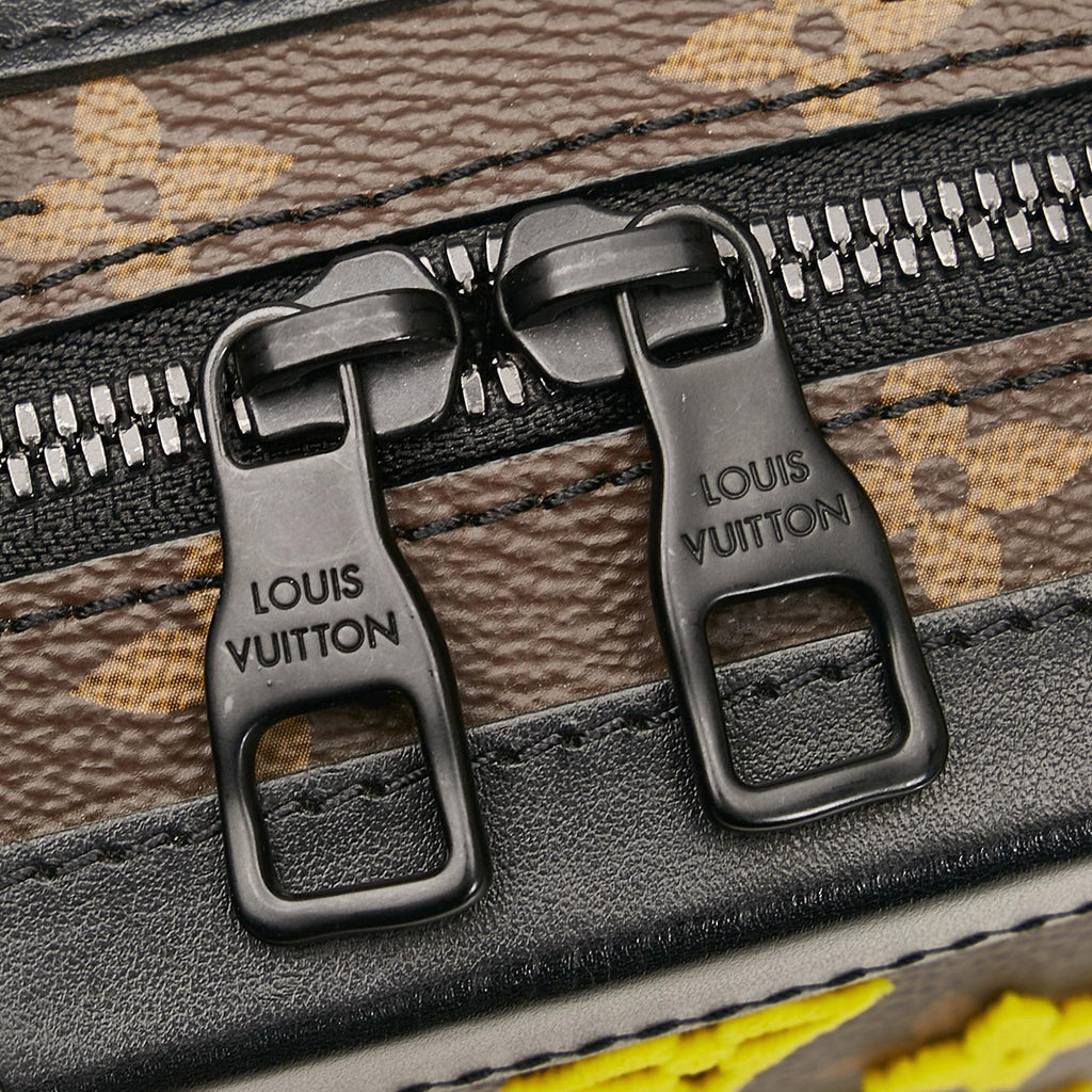 Louis Vuitton Monogram Vertical Soft Trunk (SHG-37561)