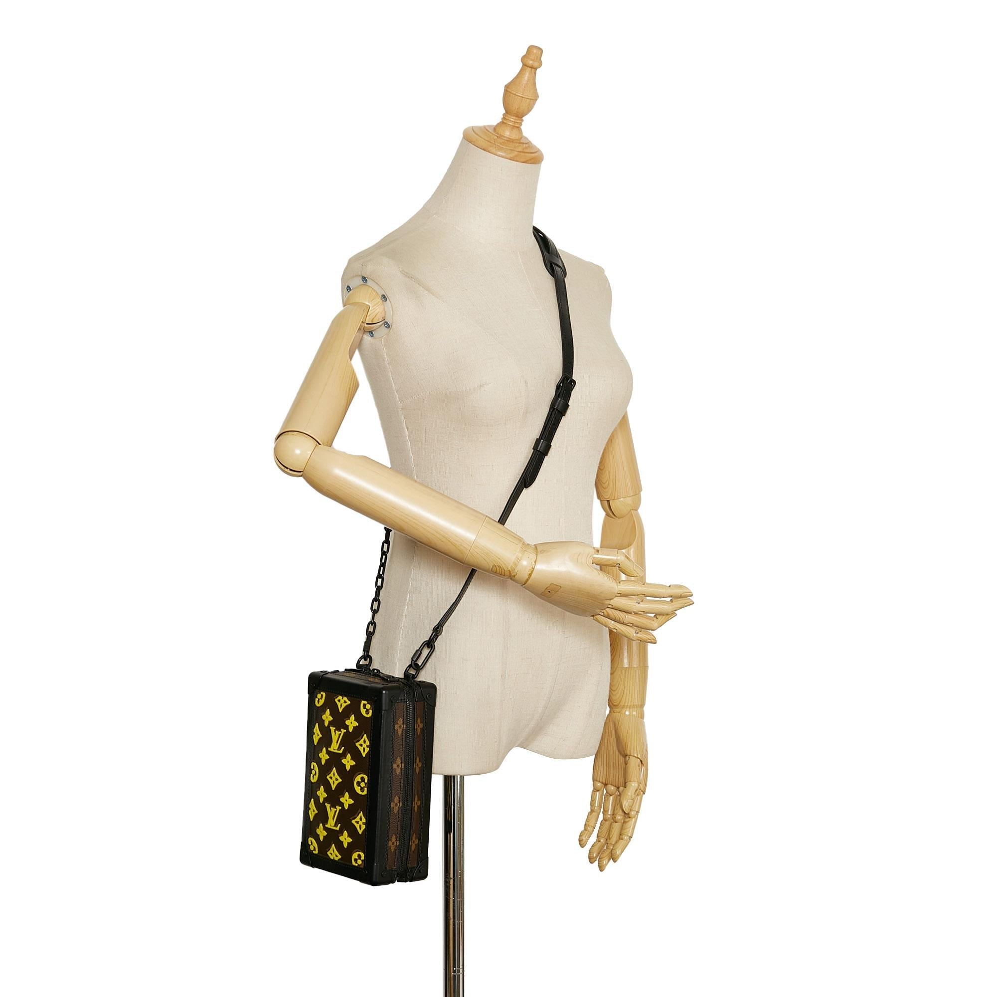 Louis Vuitton Monogram Vertical Soft Trunk (SHG-37561)