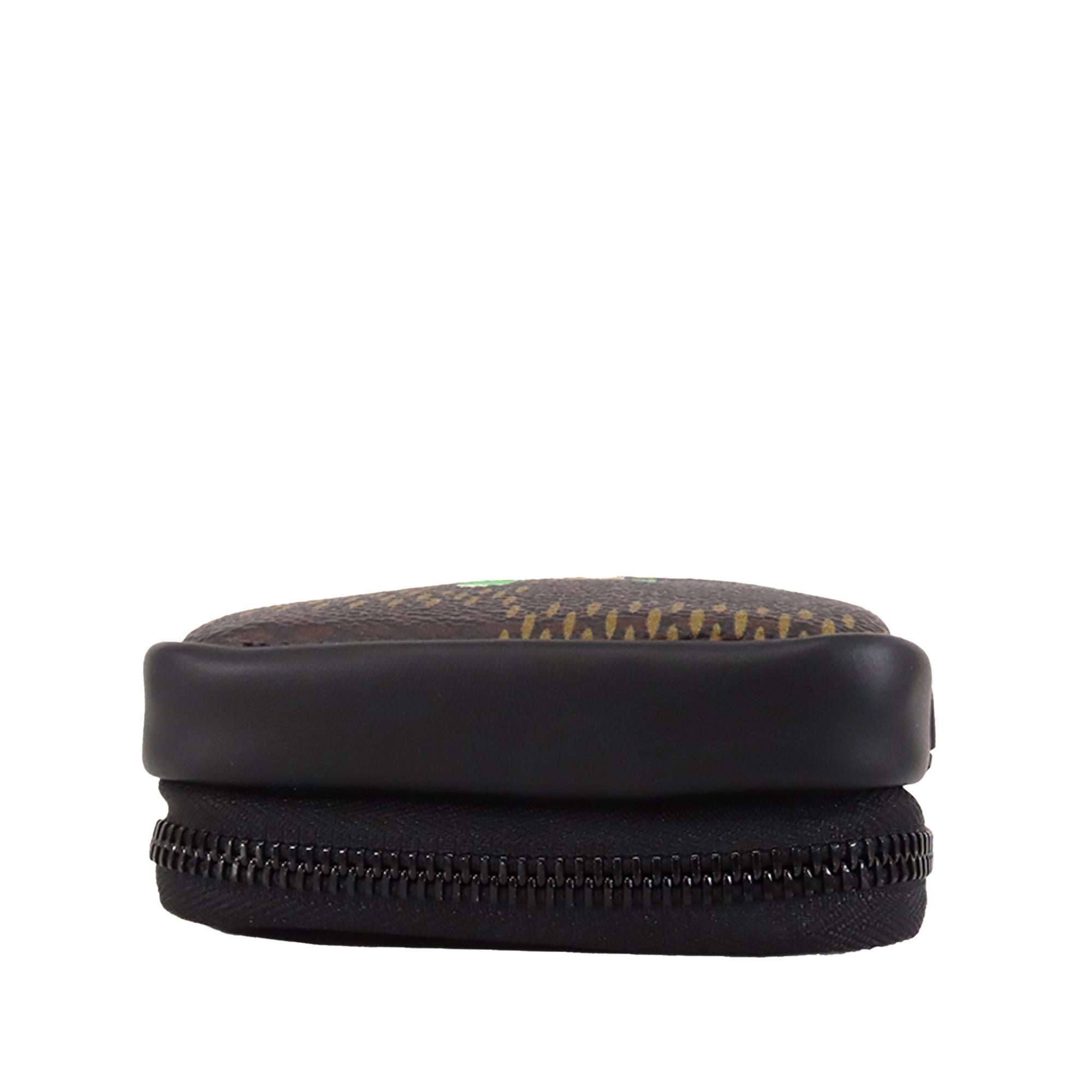 Louis Vuitton Nigo Giant Damier Ebene Tortoise Double Phone Pouch (SHG-MeAMW1)