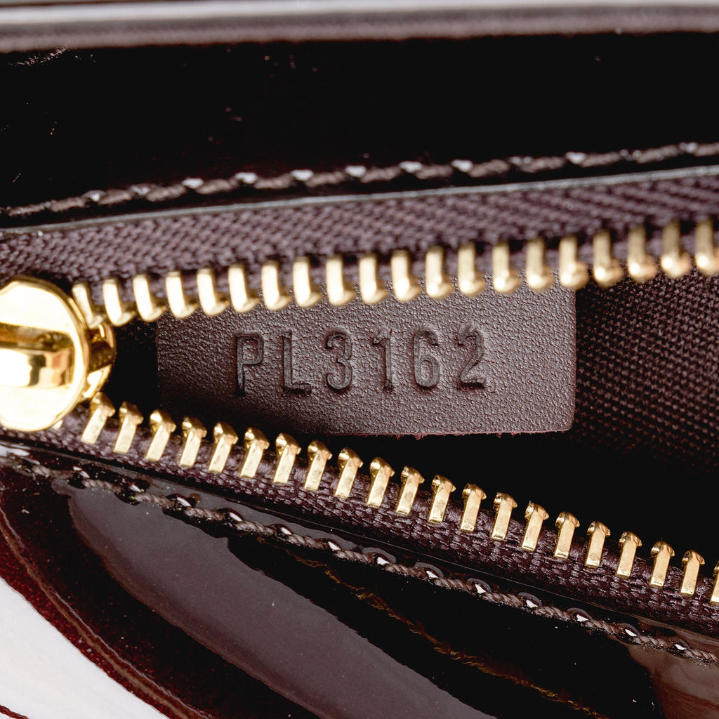 Louis Vuitton Patent Leather Sobe Clutch (SHF-22979)