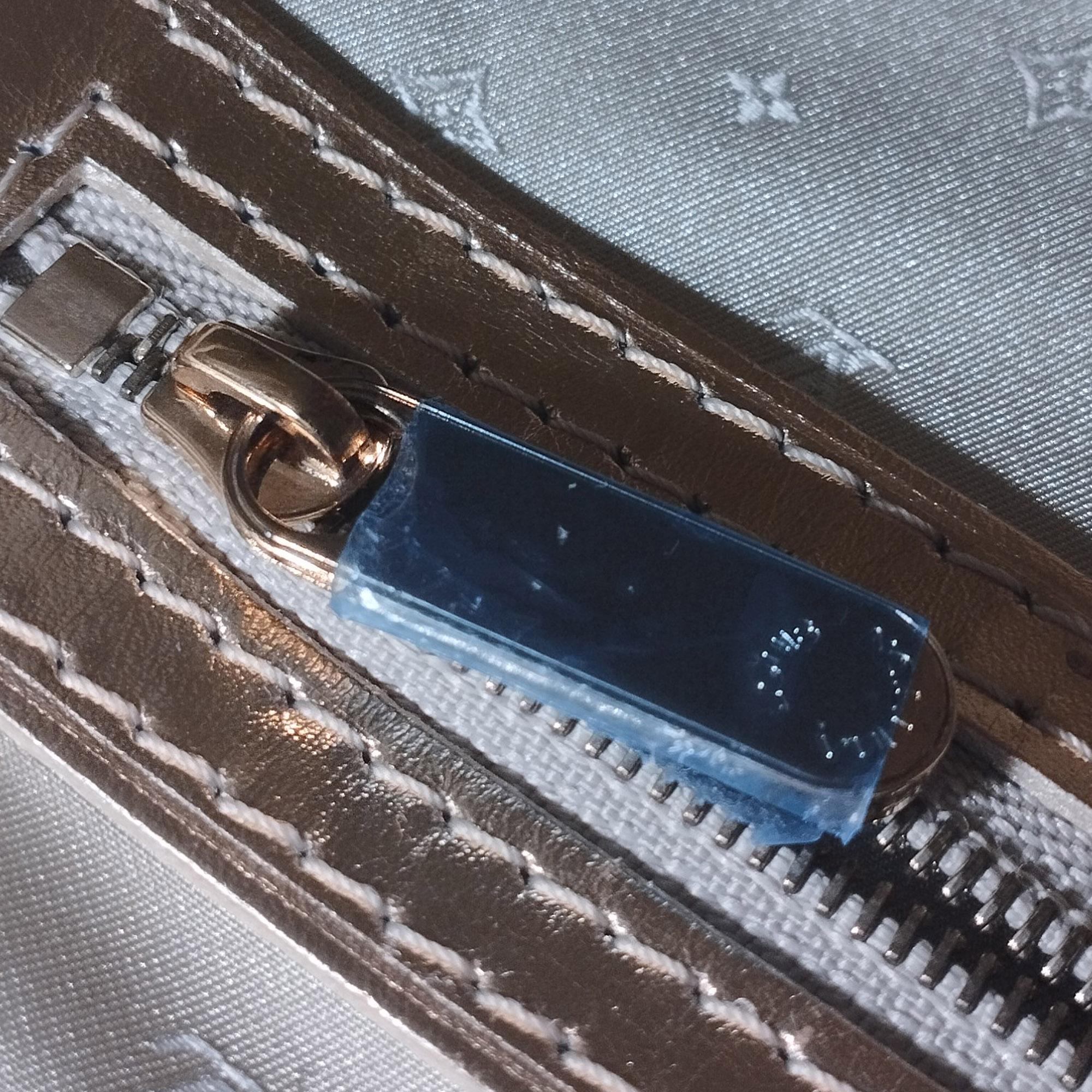 Louis Vuitton Suhali Lockit MM (SHG-Dh6POG)