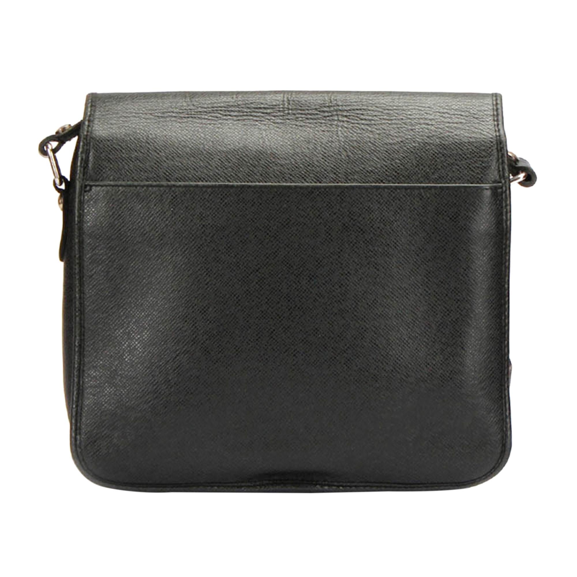 Louis Vuitton Taiga Andrei (SHG-vuuJZs)