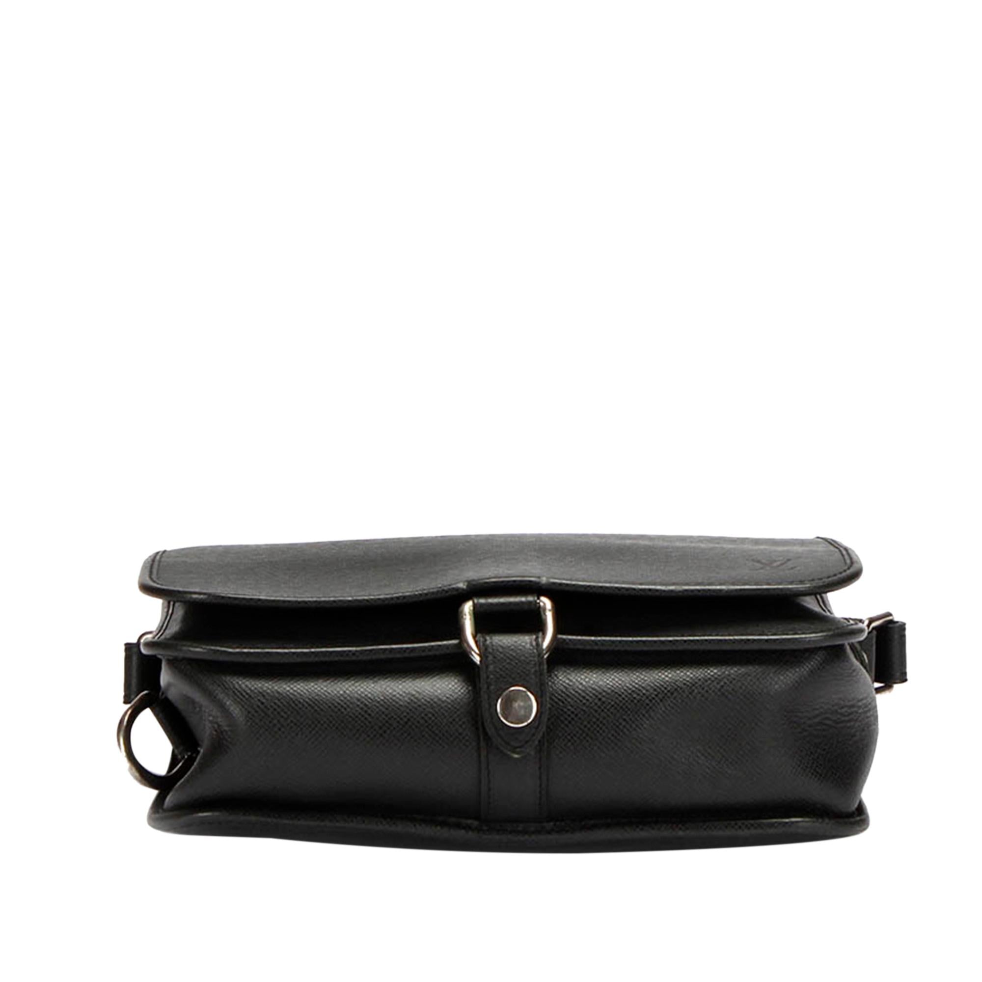 Louis Vuitton Taiga Andrei (SHG-vuuJZs)