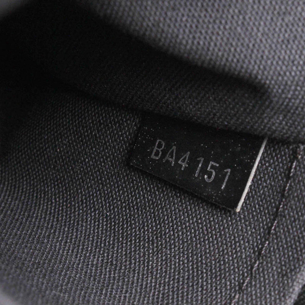 Louis Vuitton Taiga Andrei (SHG-vuuJZs)