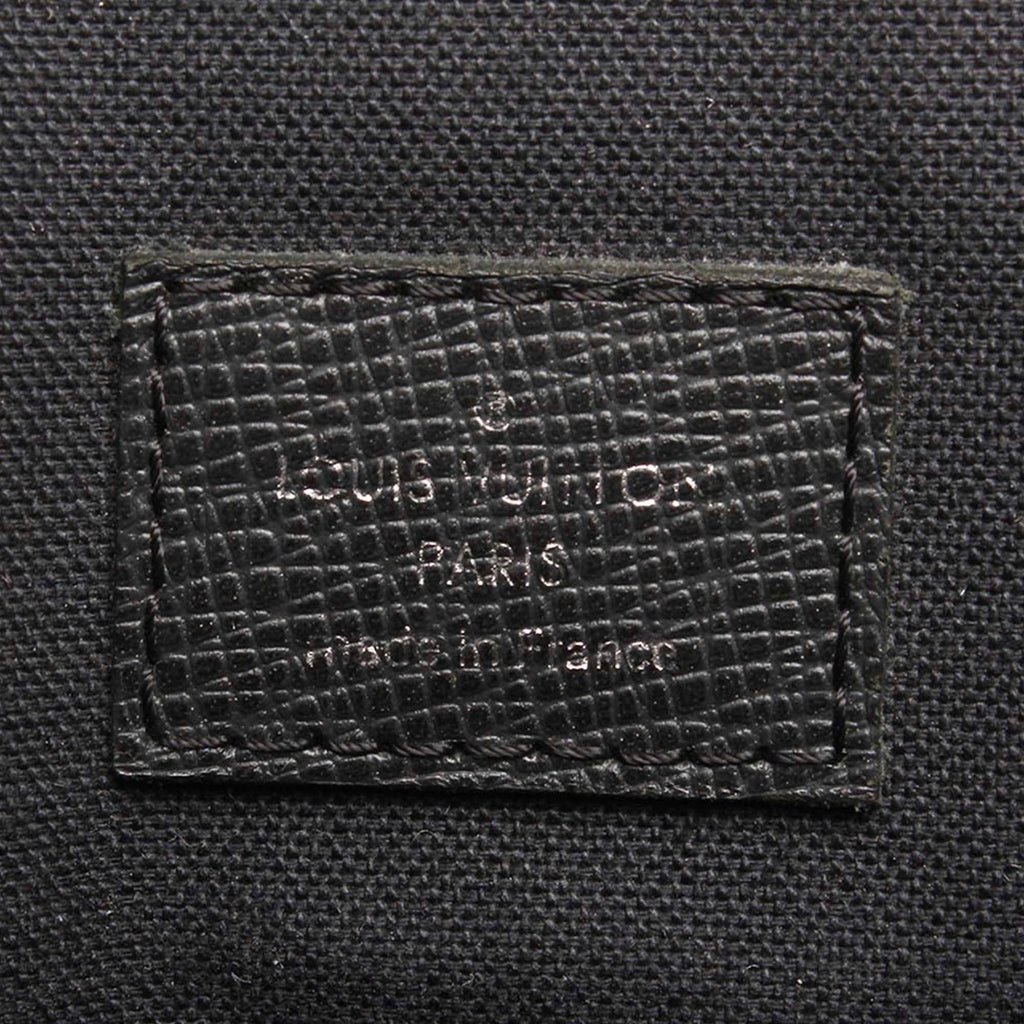 Louis Vuitton Taiga Andrei (SHG-vuuJZs)