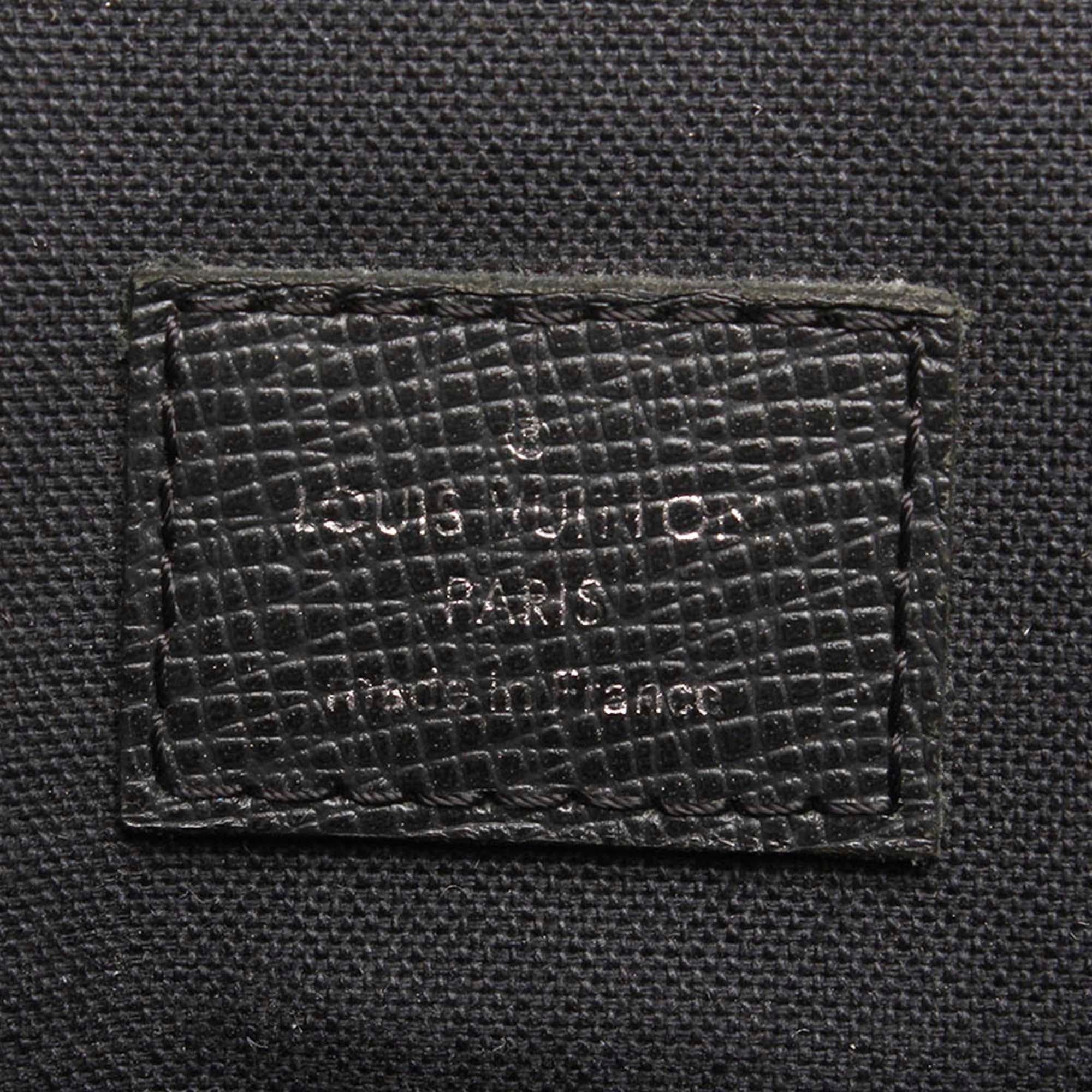 Louis Vuitton Taiga Andrei (SHG-vuuJZs)