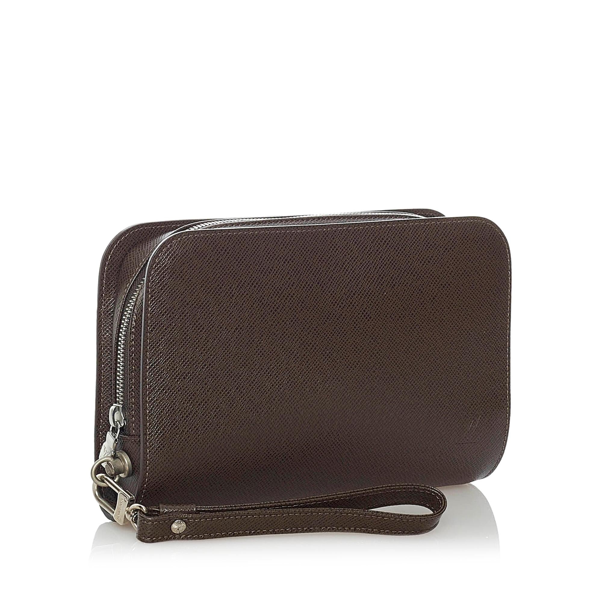 Louis Vuitton Taiga Baikal (SHG-VTe3ed)