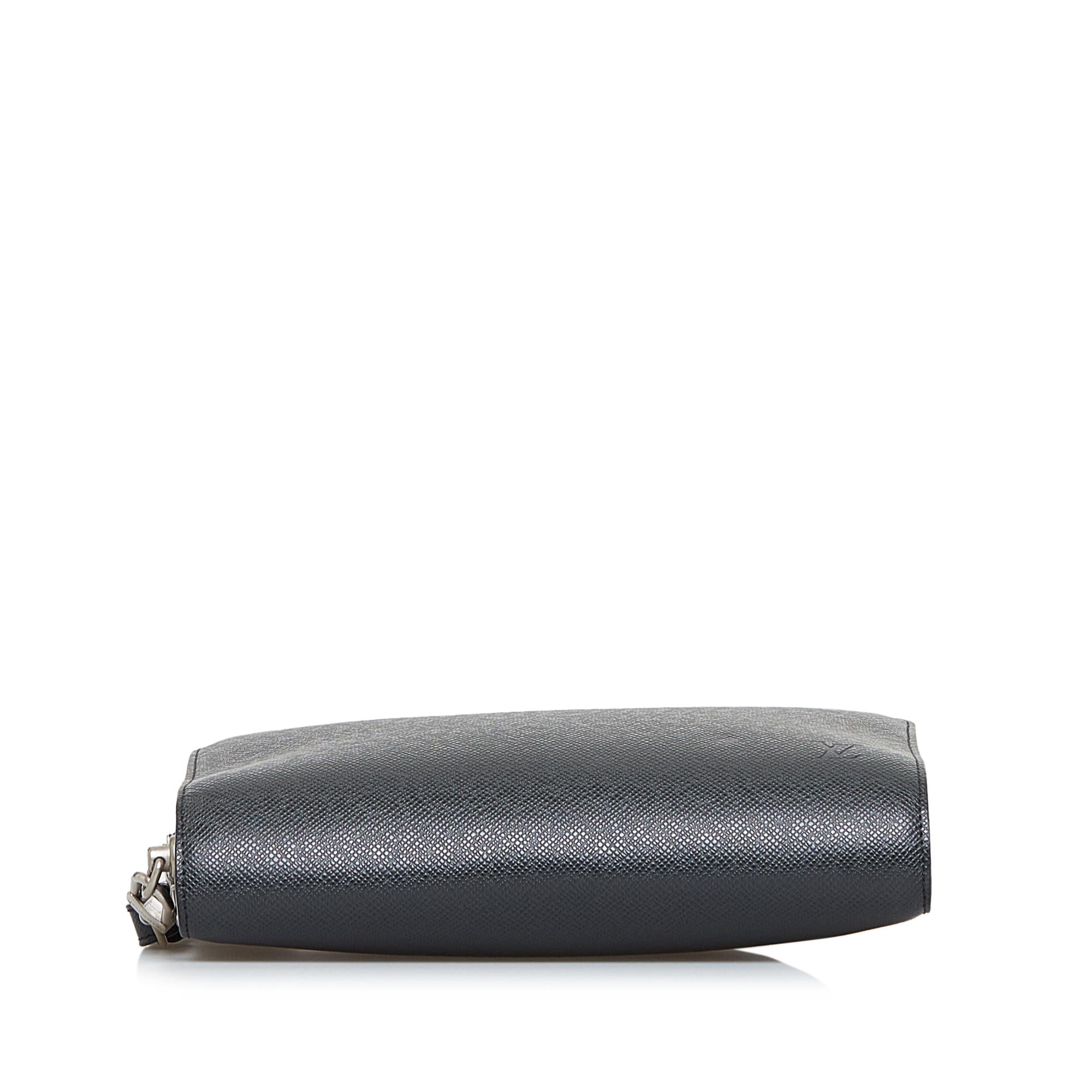 Louis Vuitton Taiga Baikal (SHG-23tCm9)