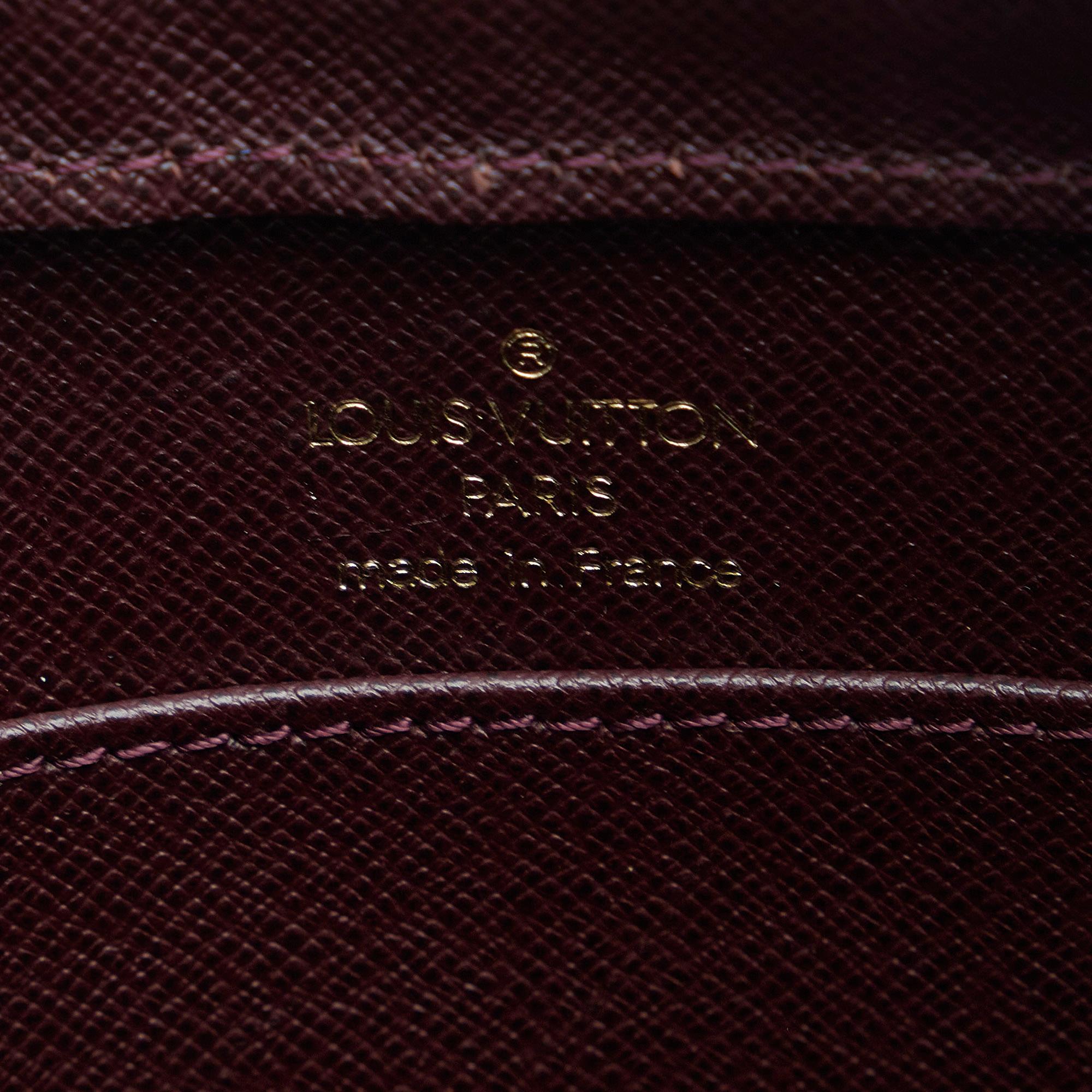 Louis Vuitton Taiga Baikal (SHG-CJp2zm)