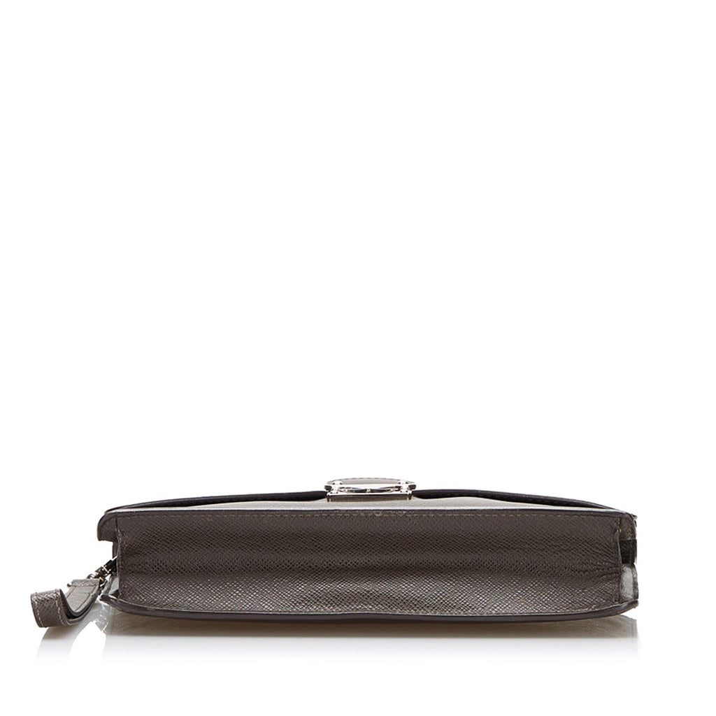 Louis Vuitton Taiga Belaia Clutch Bag (SHG-xmyiPm)
