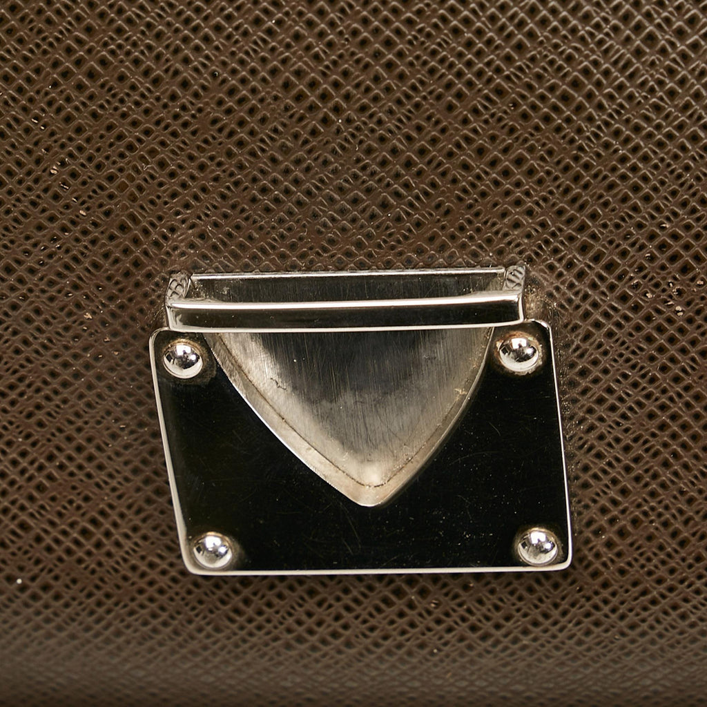 Louis Vuitton Taiga Belaia Clutch Bag (SHG-xmyiPm)
