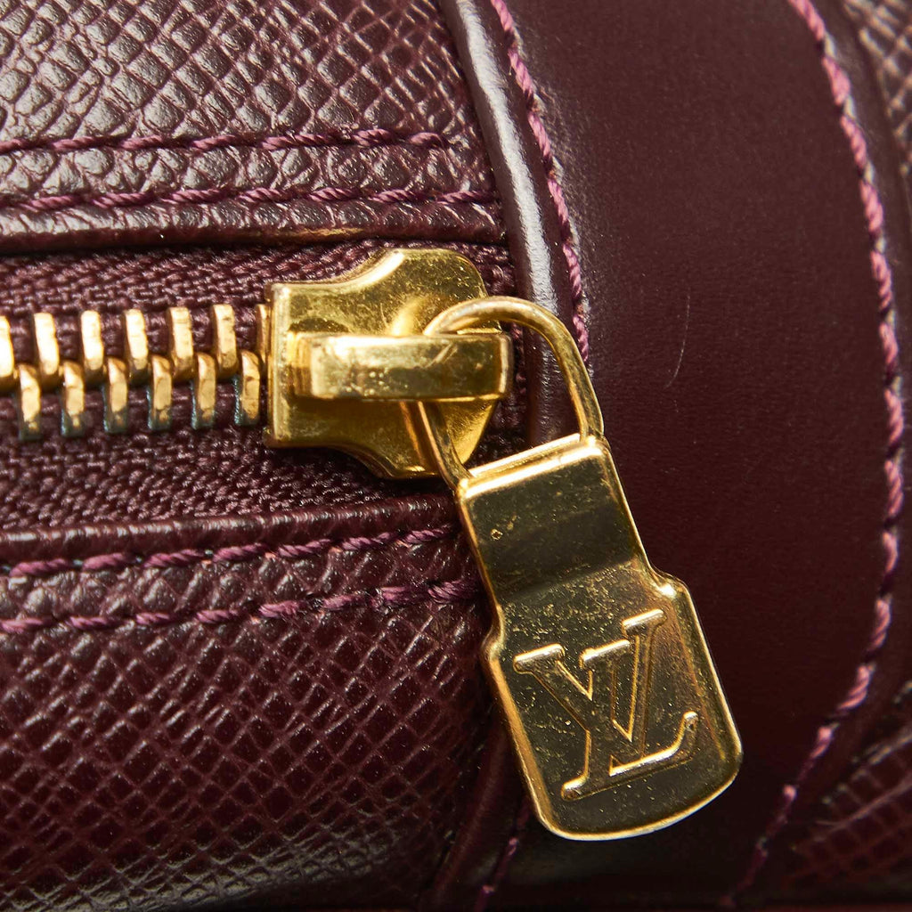 Louis Vuitton Taiga Kaluga Clutch Bag (SHG-iKlNhH)