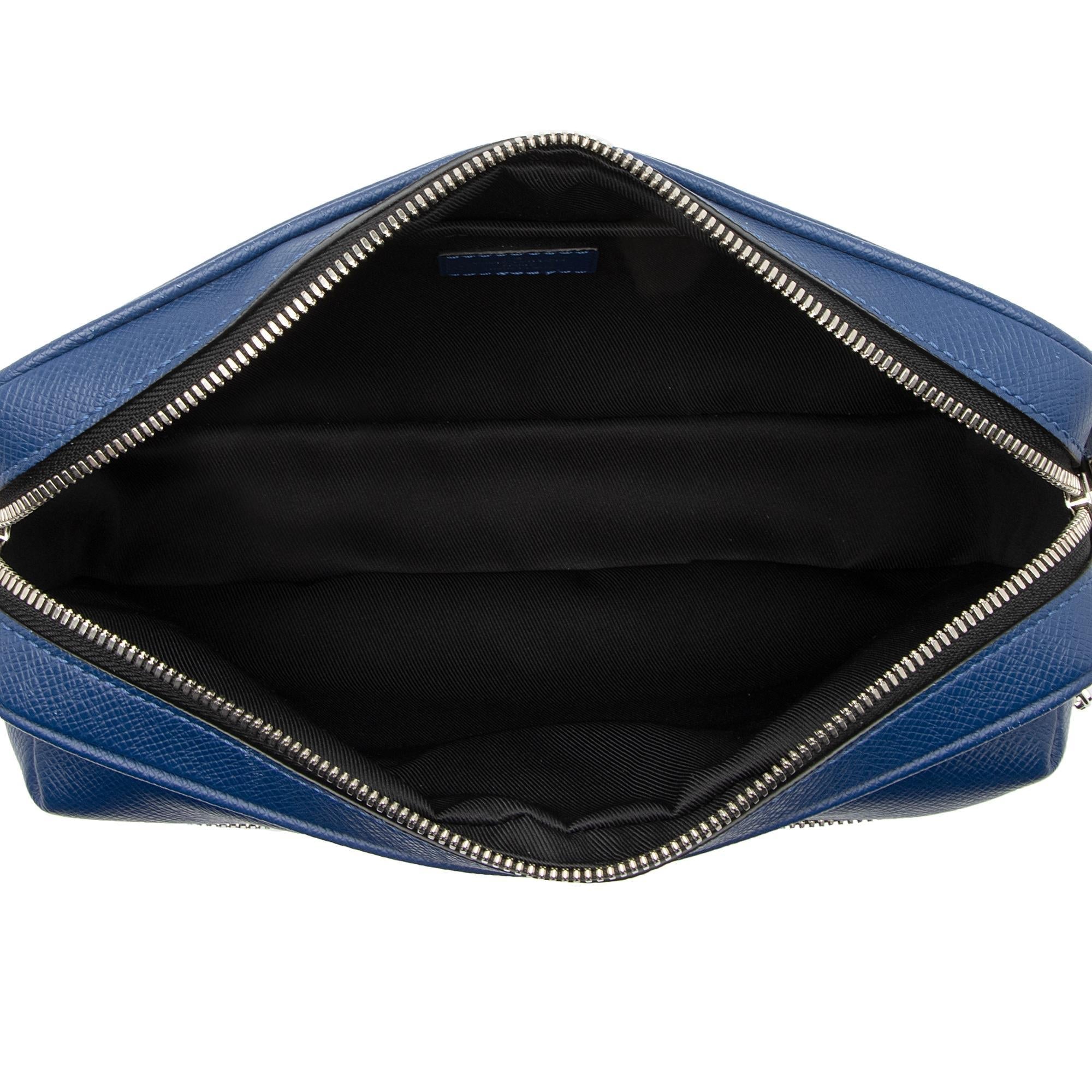 Louis Vuitton Taiga Leather Outdoor Messenger Bag (SHF-gDGAzc)