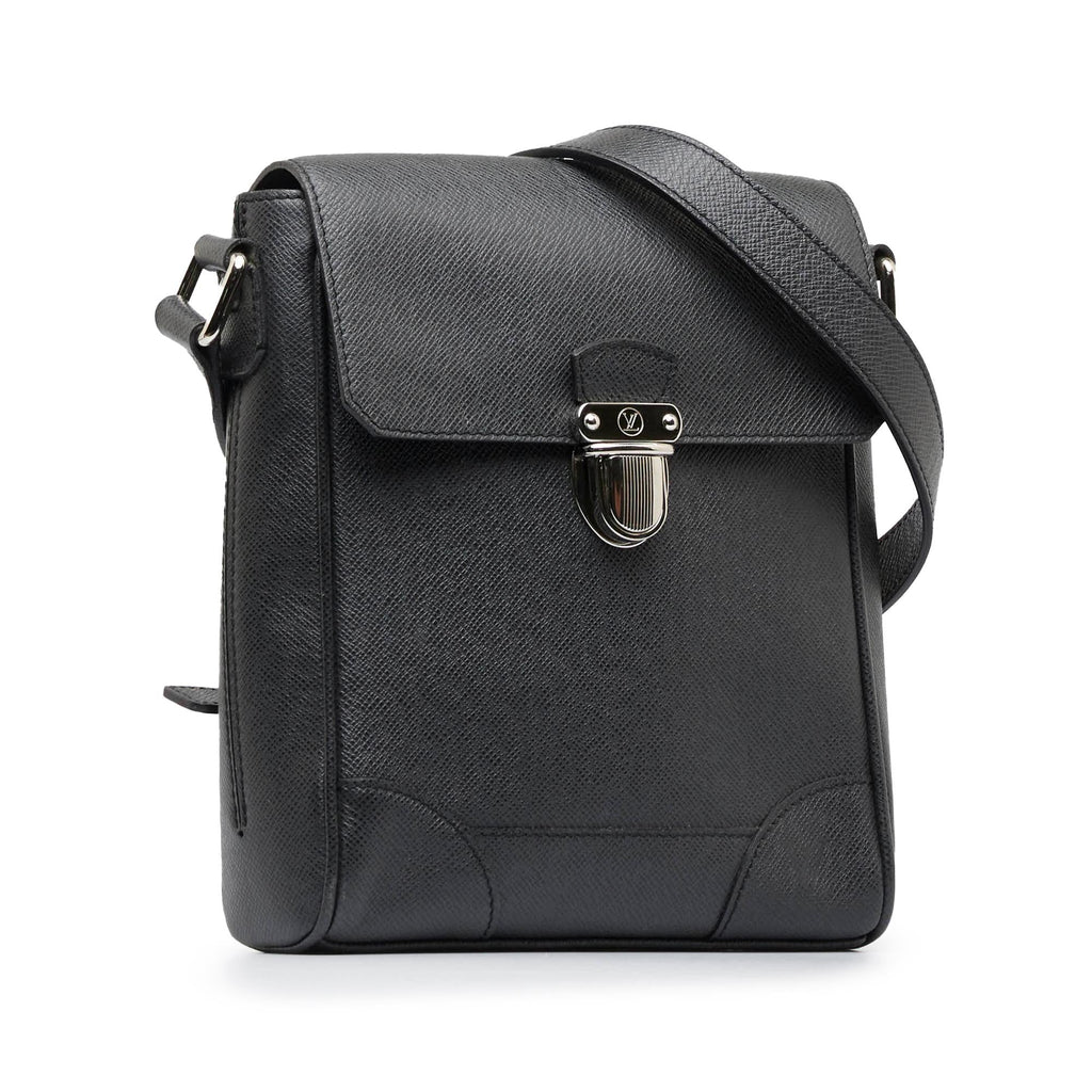 Louis Vuitton Taiga Luca (SHG-ePr5Wb)