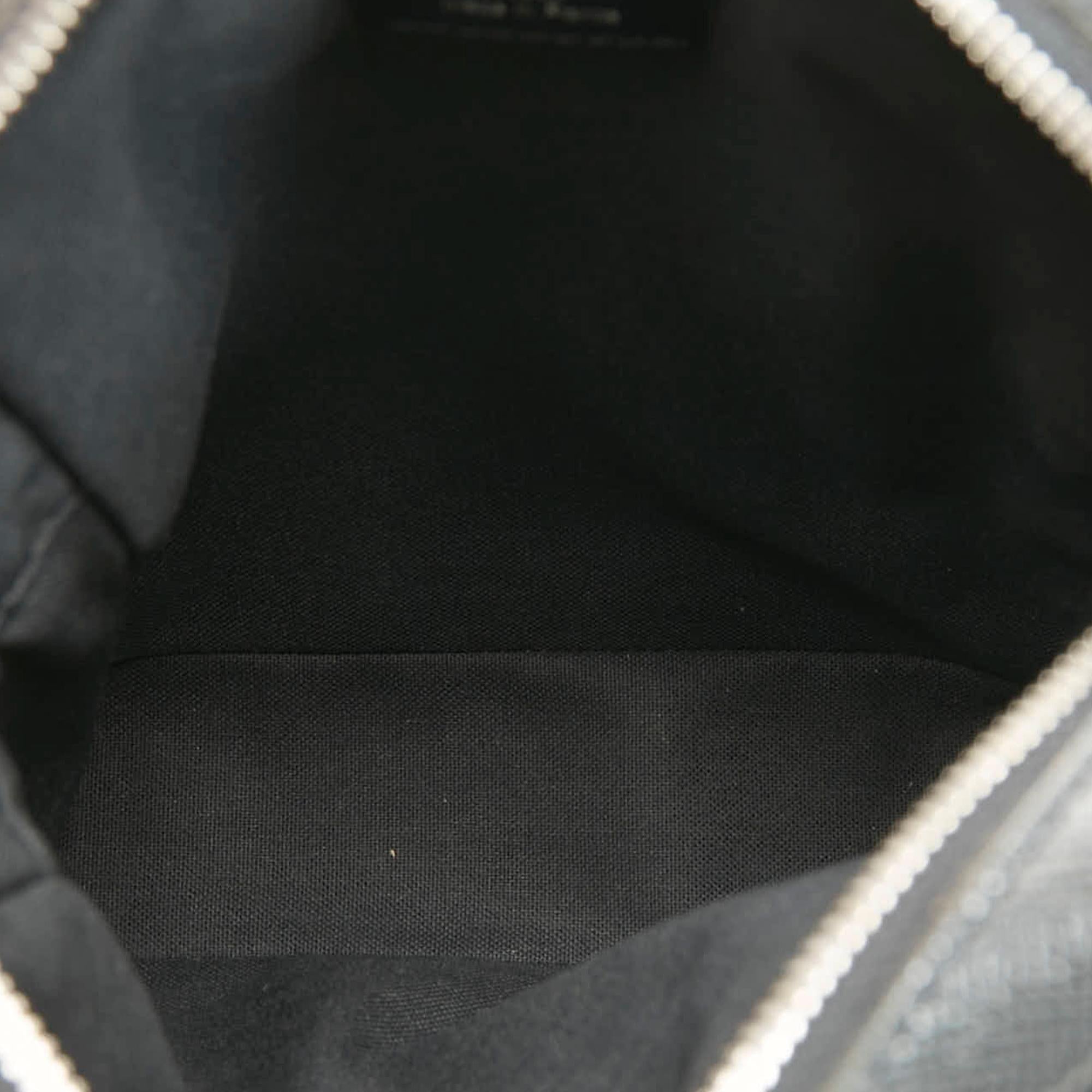 Louis Vuitton Taiga Sayan (SHG-34629)