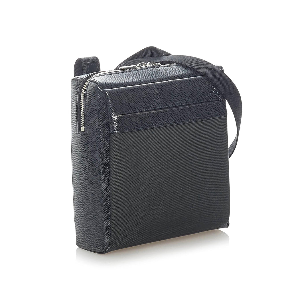 Louis Vuitton Taiga Sayan (SHG-34629)
