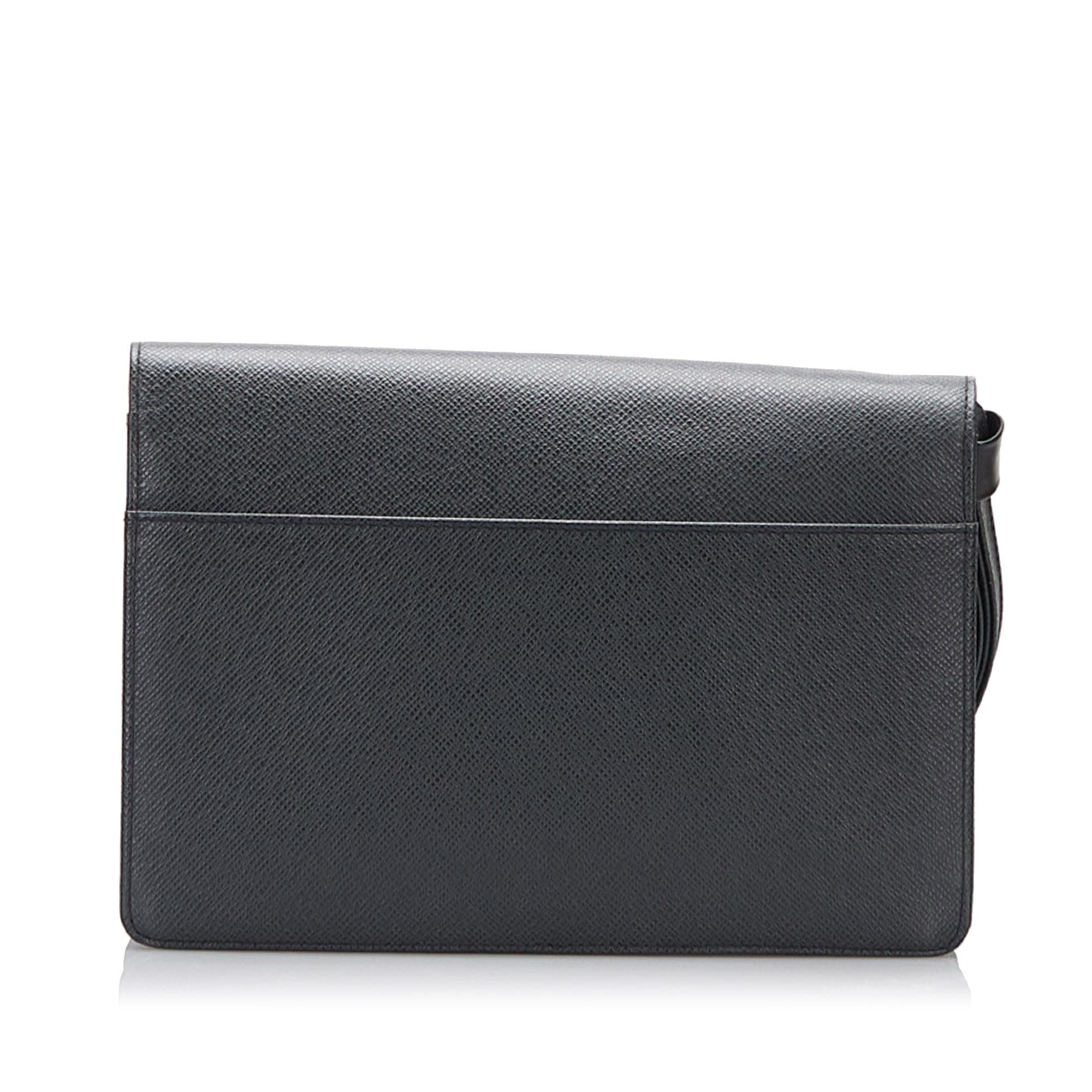 Louis Vuitton Taiga Selenga (SHG-37917)