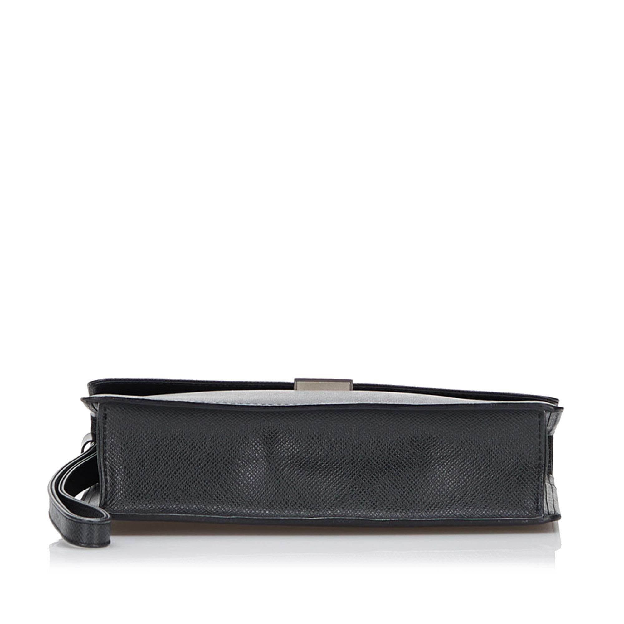Louis Vuitton Taiga Selenga (SHG-37917)
