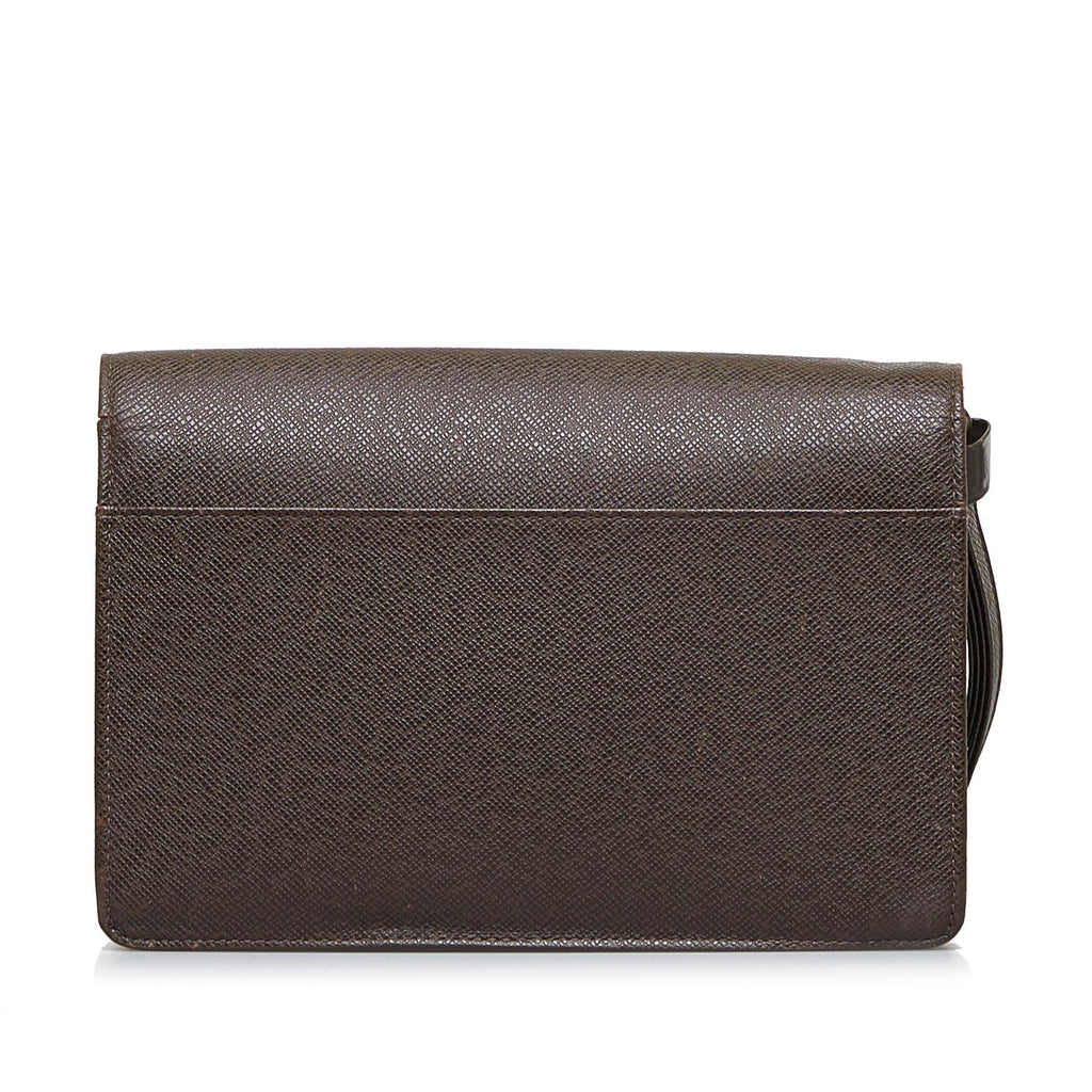 Louis Vuitton Taiga Selenga
