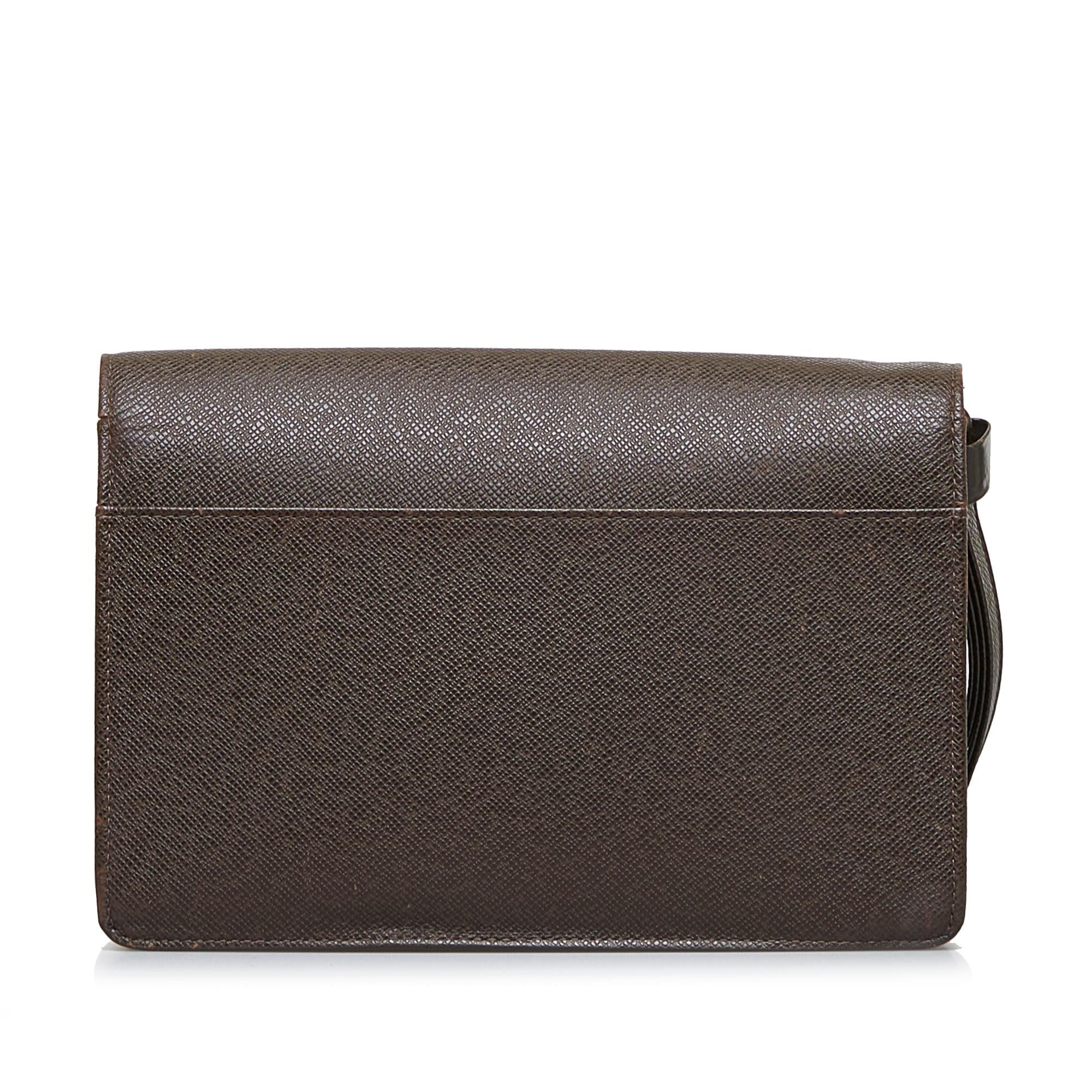 Louis Vuitton Taiga Selenga