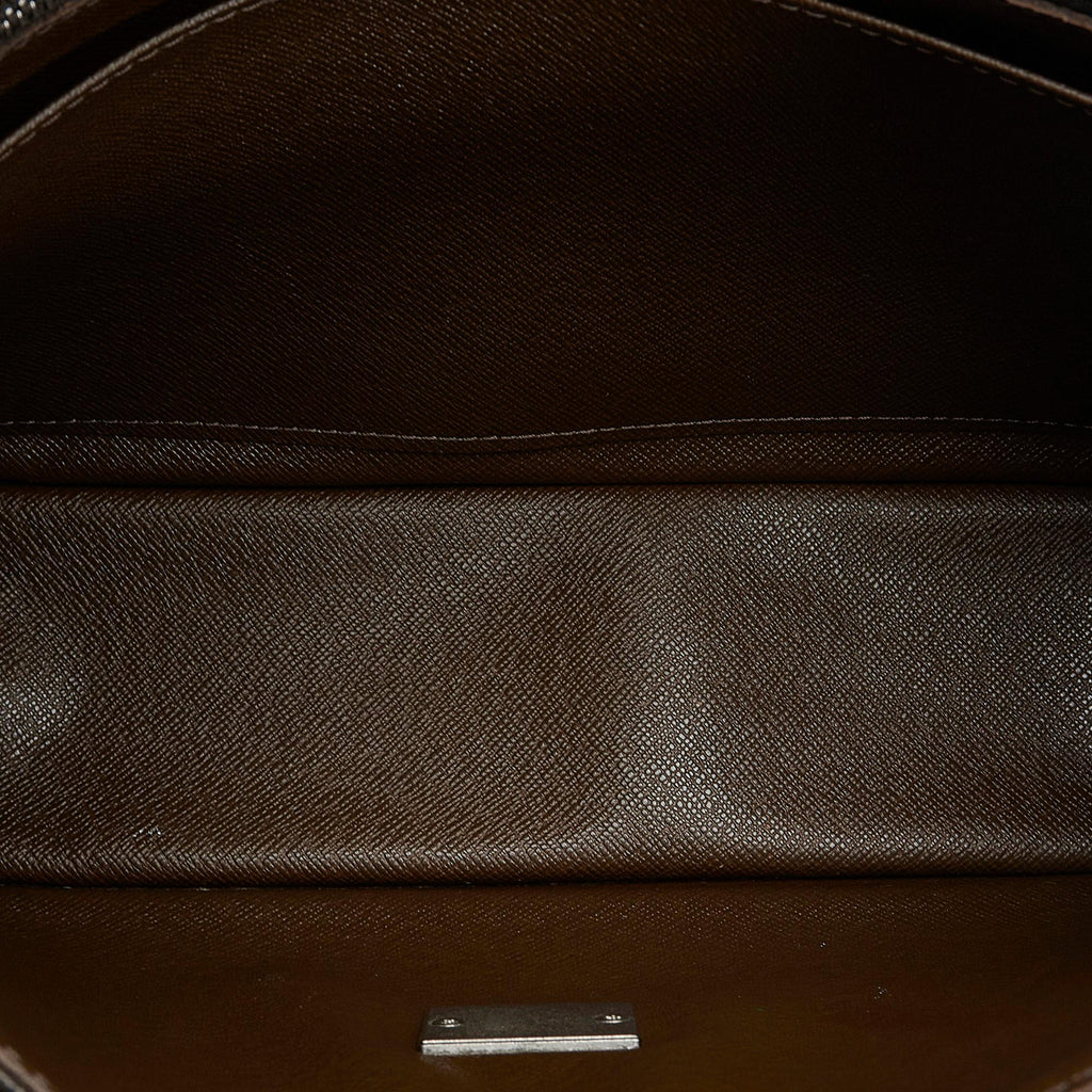 Louis Vuitton Taiga Selenga