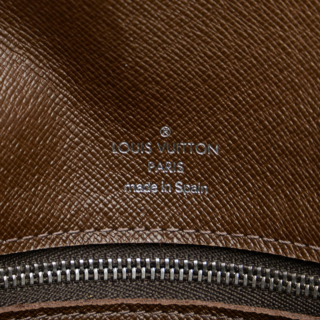 Louis Vuitton Taiga Selenga