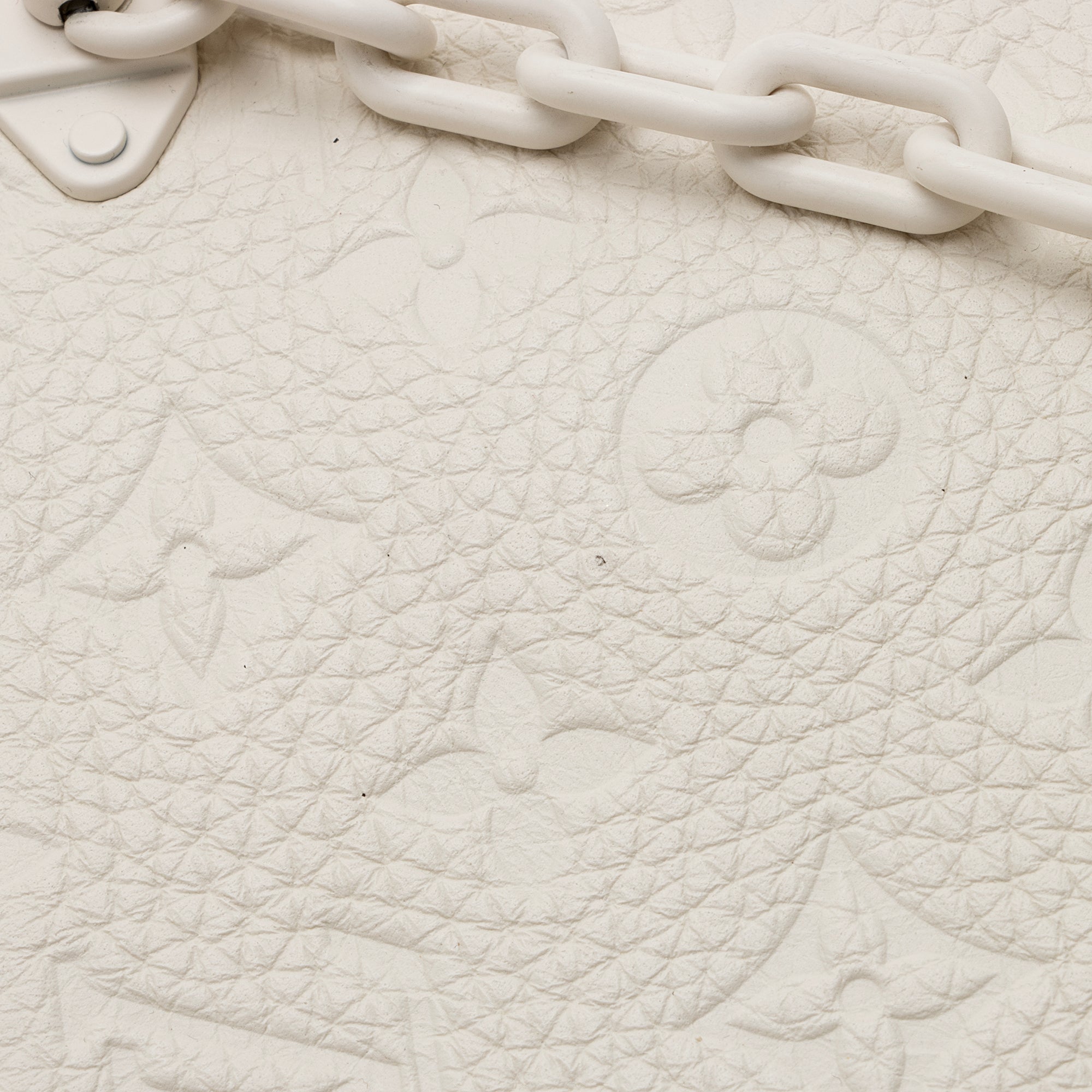 Louis Vuitton Taurillon Monogram Solar Ray A4 Pouch (SHF-22981)