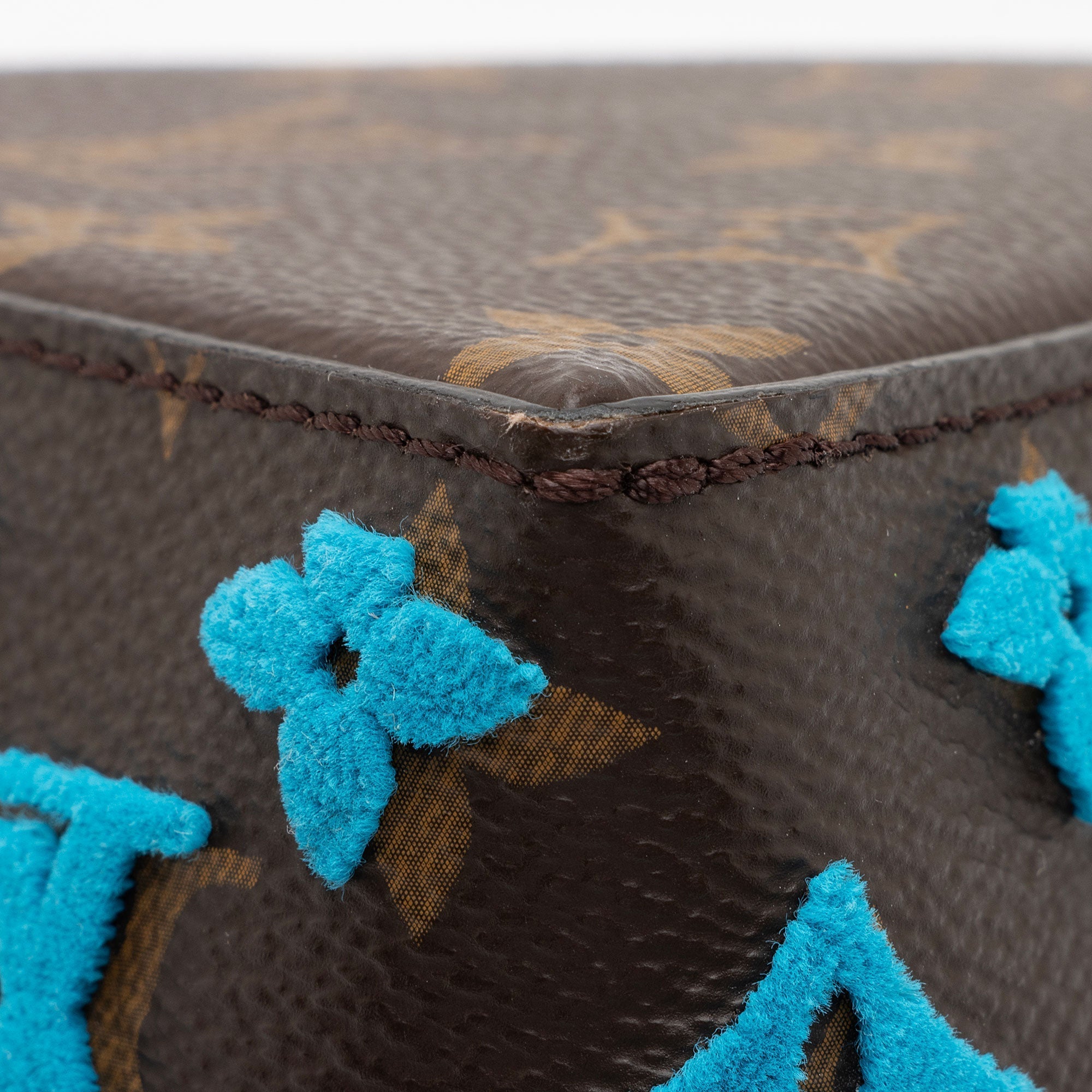 Louis Vuitton Tuffetage Monogram Canvas Triangle Messenger Bag (SHF-xhFdYr)