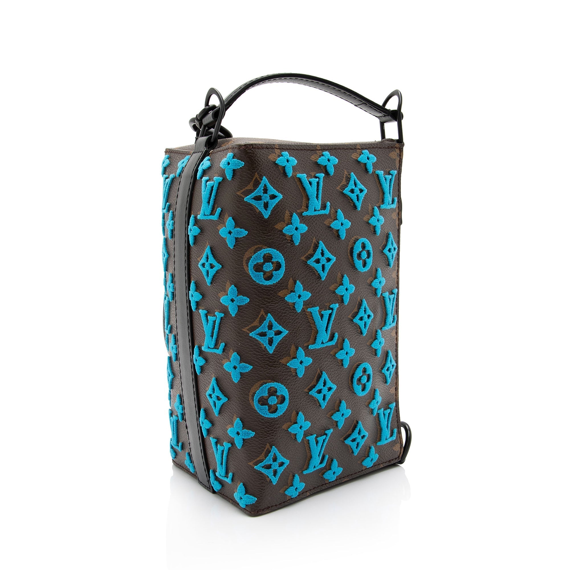 Louis Vuitton Tuffetage Monogram Canvas Triangle Messenger Bag (SHF-xhFdYr)