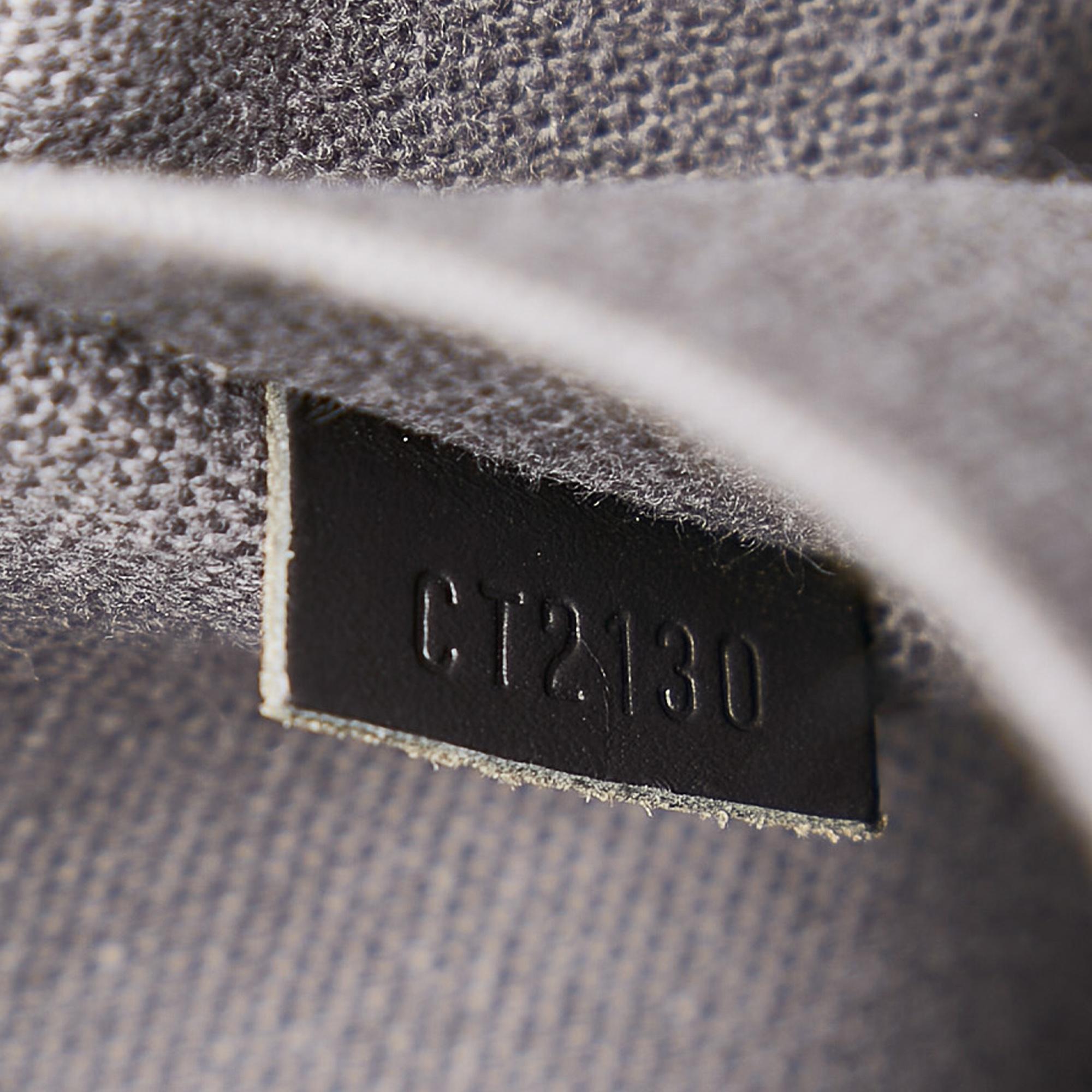 Louis Vuitton Utah Acoma Briefcase (SHG-37408)