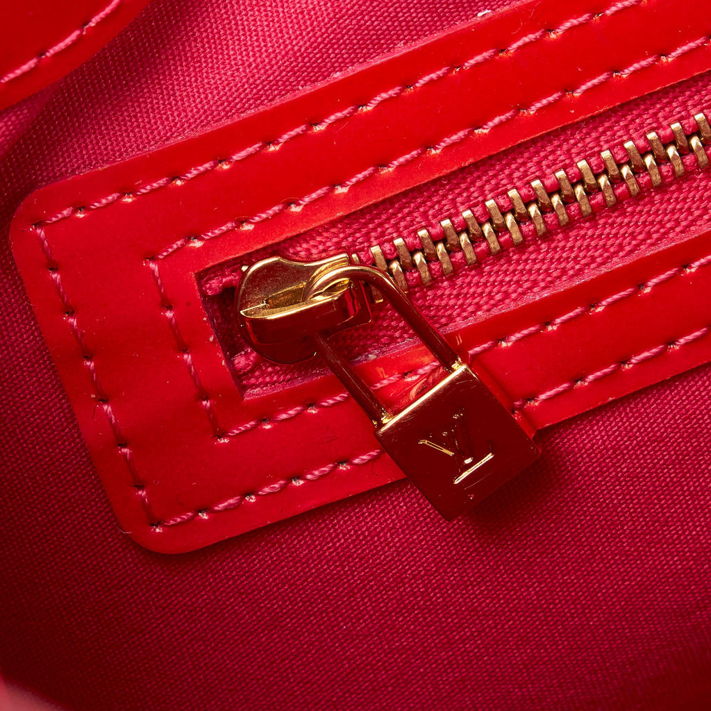 Louis Vuitton Vernis Wilshire PM (SHG-31265)