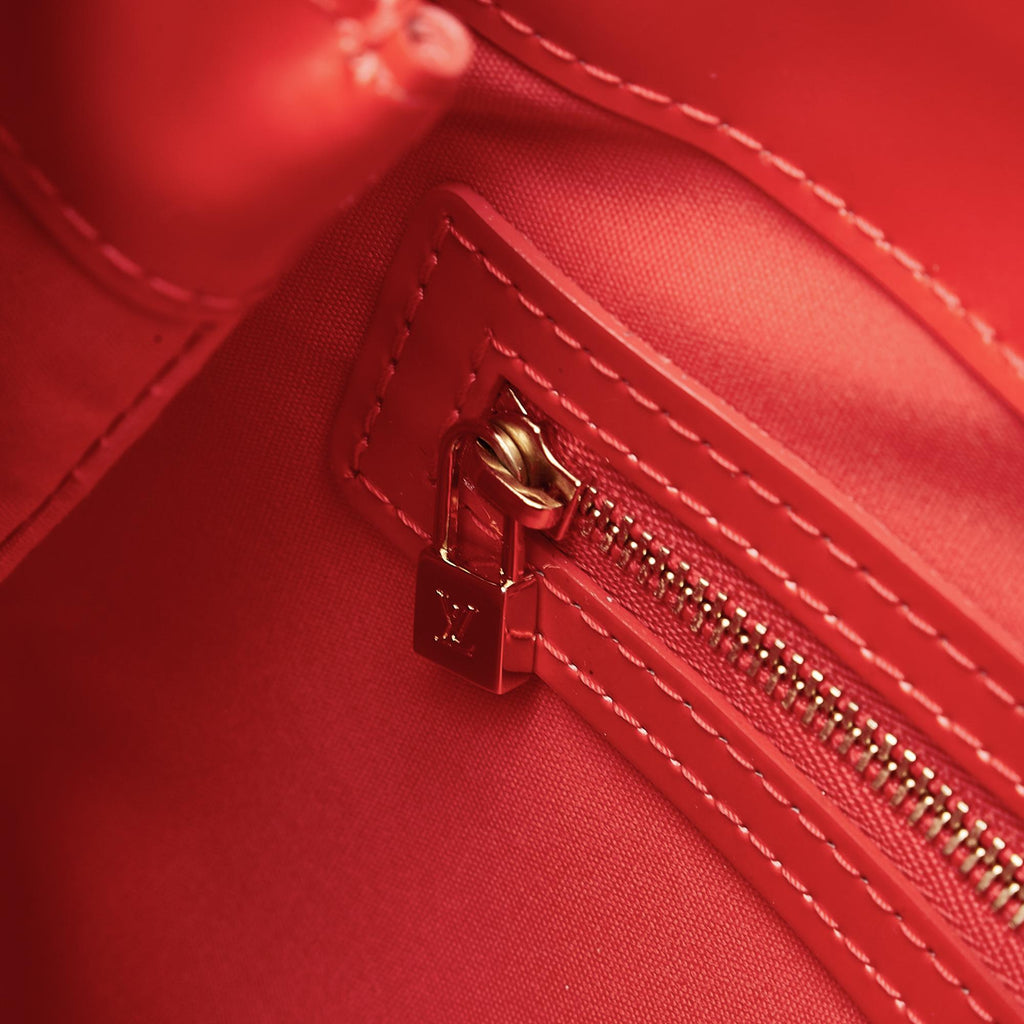Louis Vuitton Vernis Wilshire PM (SHG-37255)