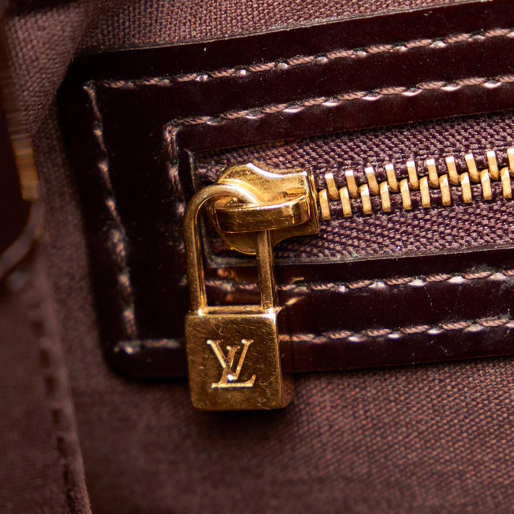 Louis Vuitton Vernis Wilshire PM (SHG-8BkLAD)