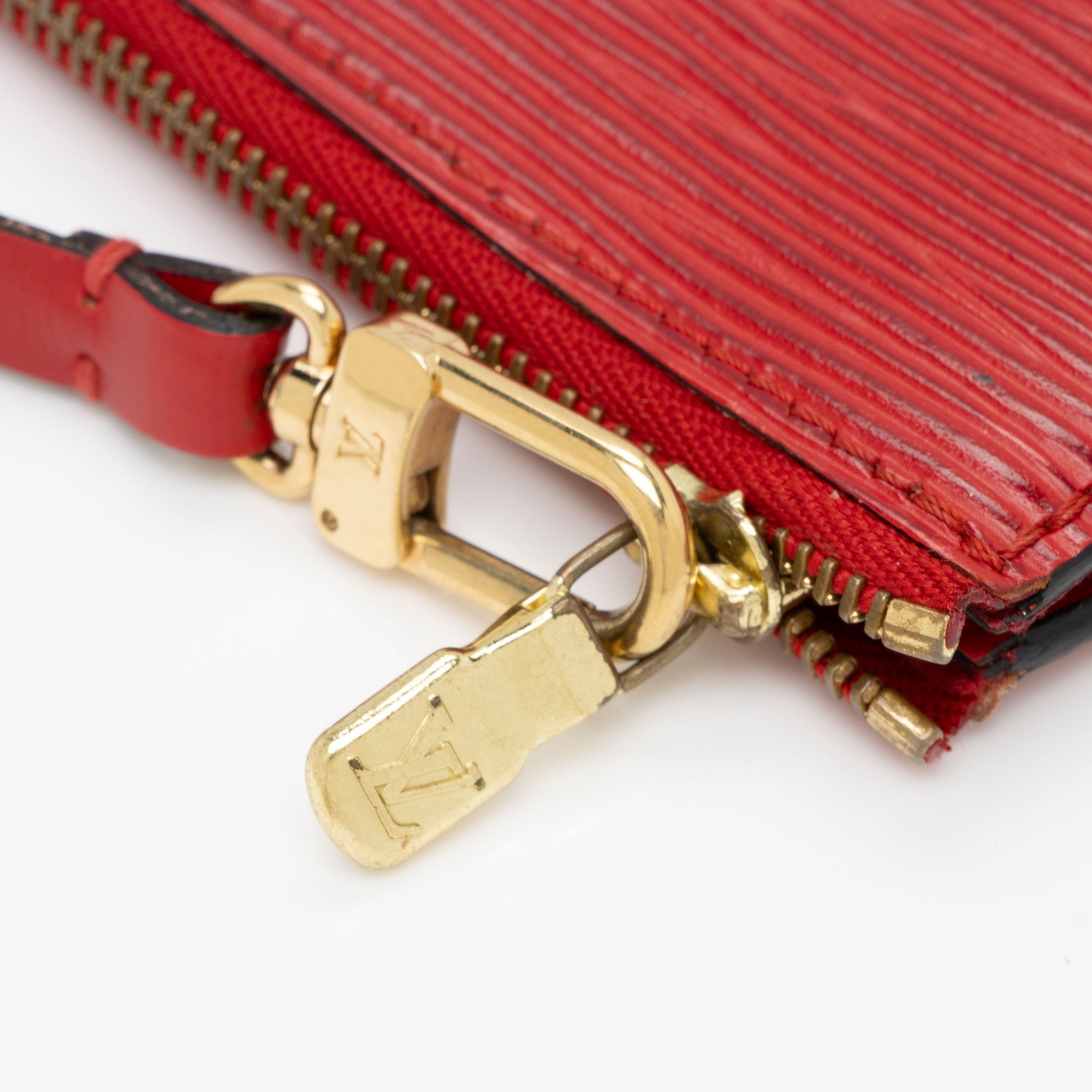 Louis Vuitton Vintage Epi Leather Pochette Accessoires (SHF-QQUDa9)