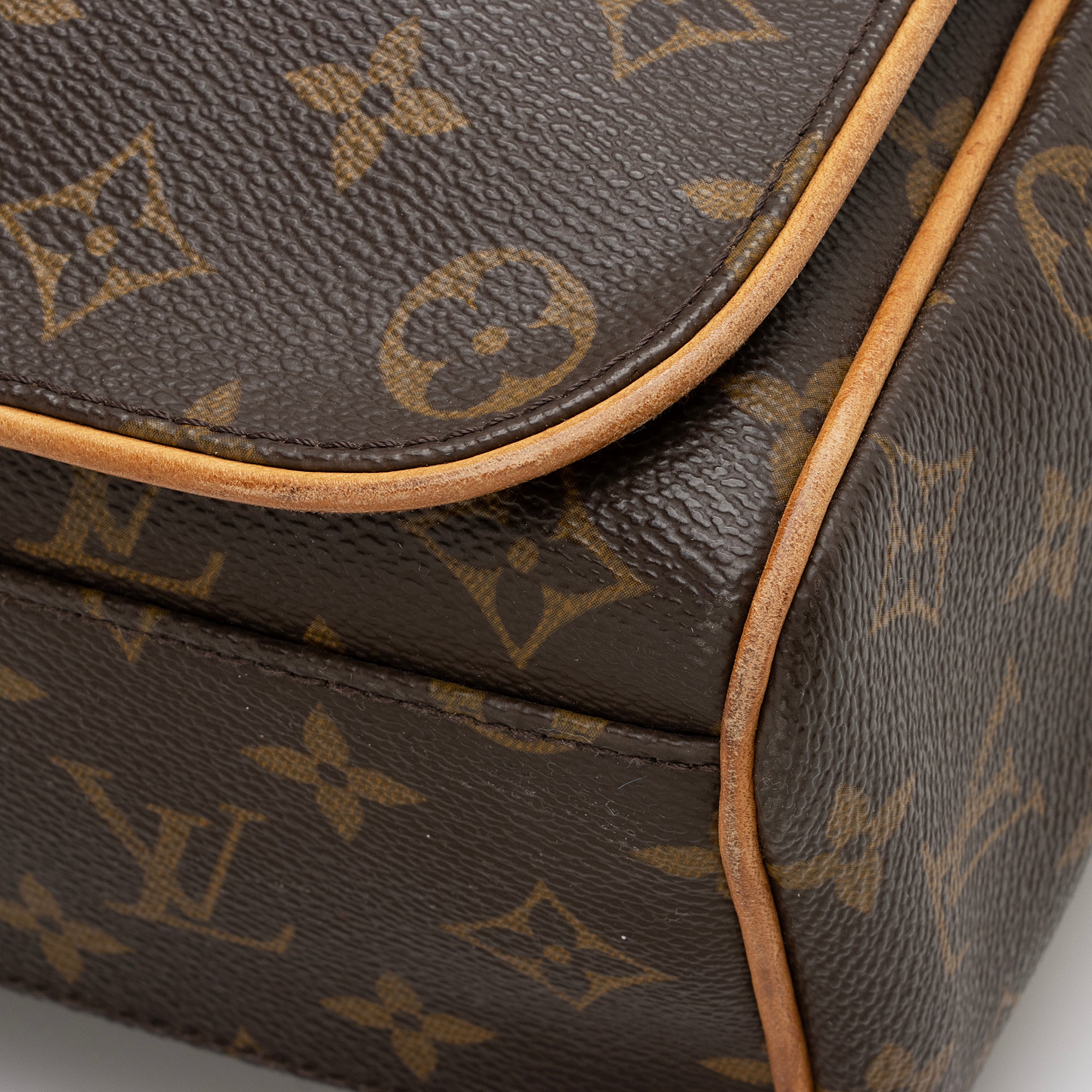 Louis Vuitton Vintage Monogram Canvas Abbesses Messenger Bag (SHF-22794)