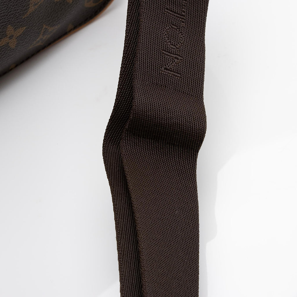 Louis Vuitton Vintage Monogram Canvas Abbesses Messenger Bag (SHF-hrSvMV)