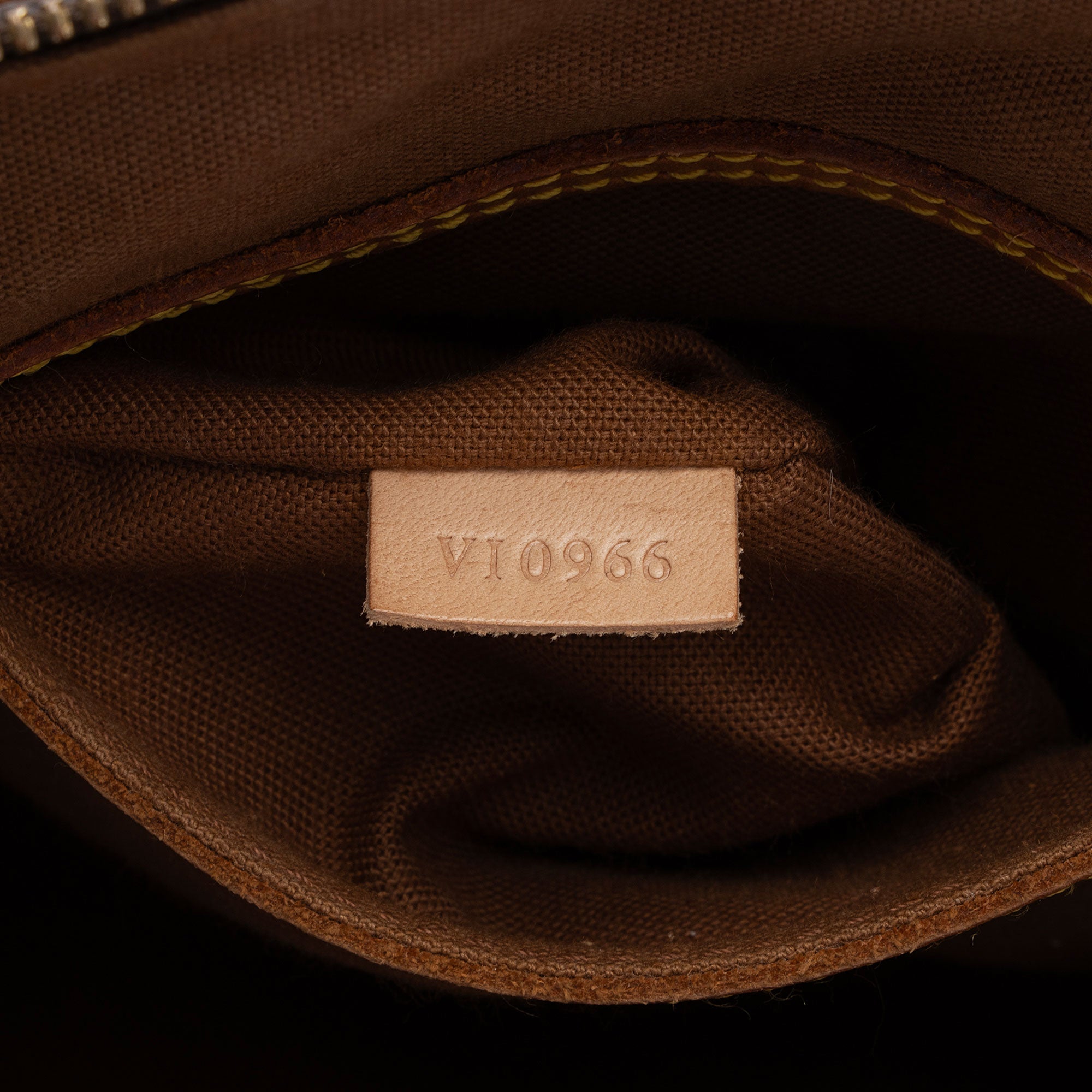 Louis Vuitton Vintage Monogram Canvas Alma PM Satchel (SHF-C21L7o)