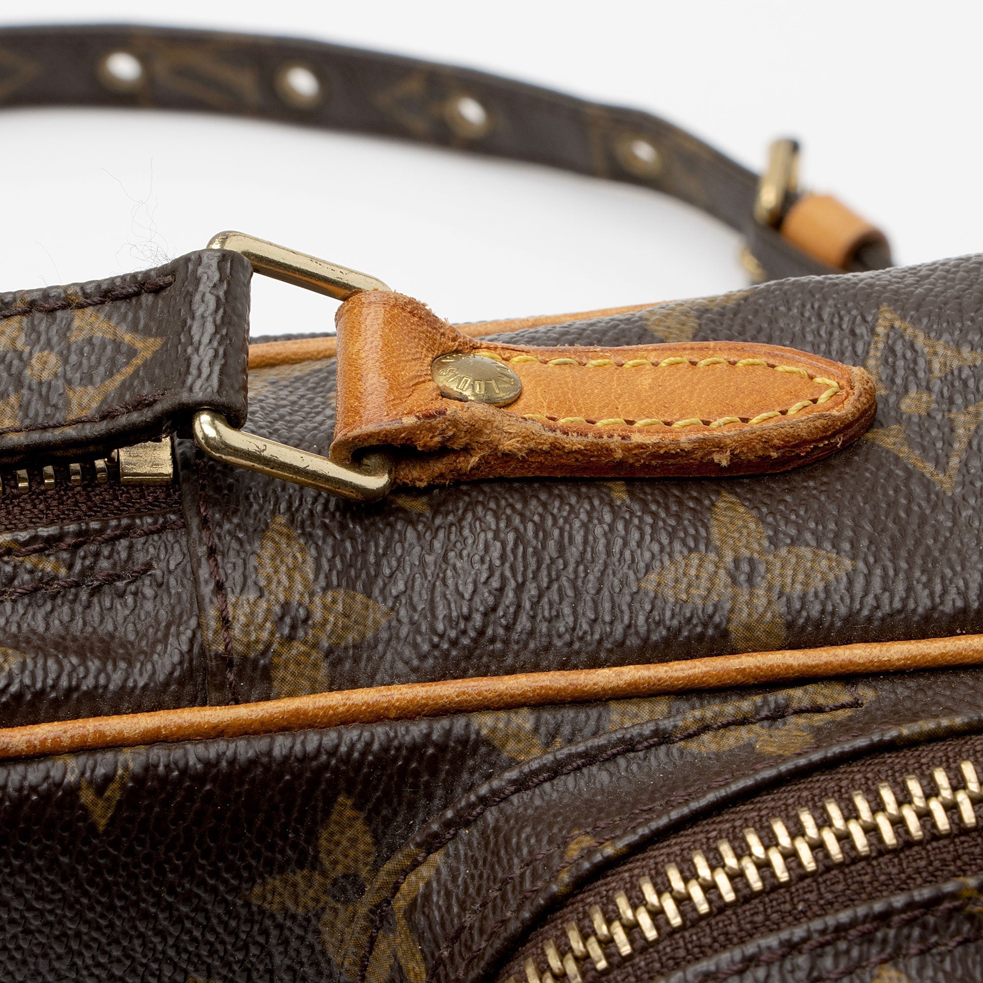 Louis Vuitton Vintage Monogram Canvas Amazone Shoulder Bag (SHF-Xkypgp)