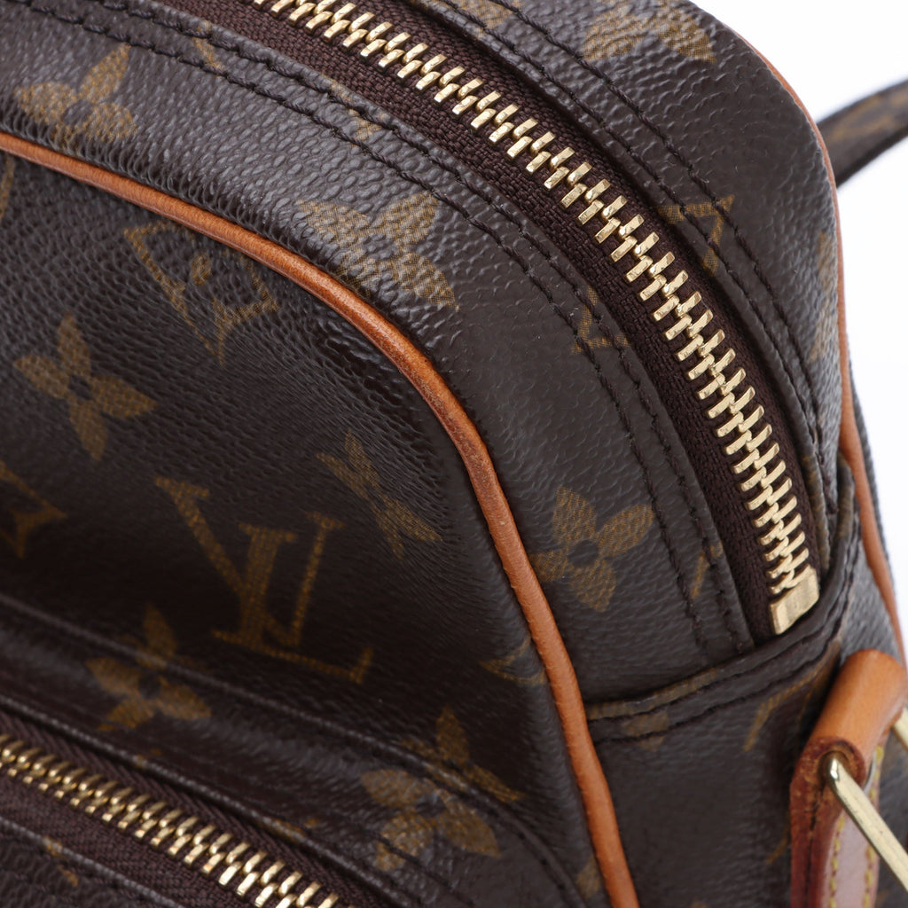 Louis Vuitton Vintage Monogram Canvas Amazone Shoulder Bag (SHF-ezCVUD)