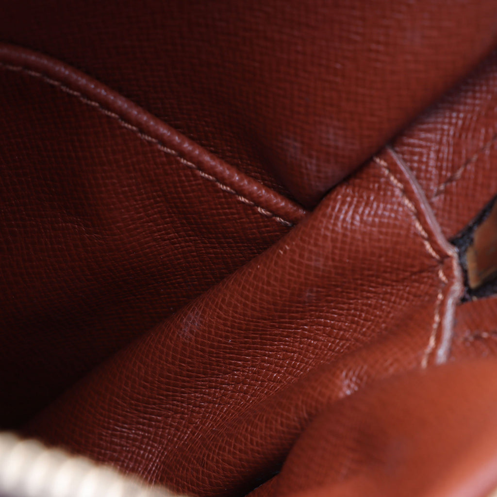 Louis Vuitton Vintage Monogram Canvas Amazone Shoulder Bag (SHF-ezCVUD)
