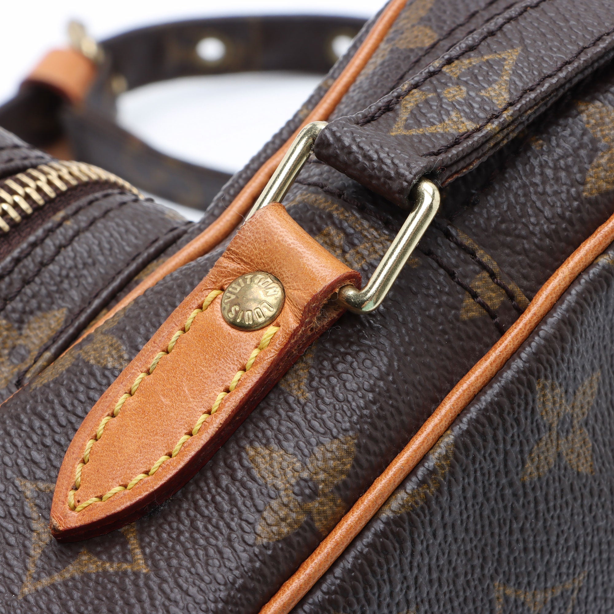 Louis Vuitton Vintage Monogram Canvas Amazone Shoulder Bag (SHF-ezCVUD)