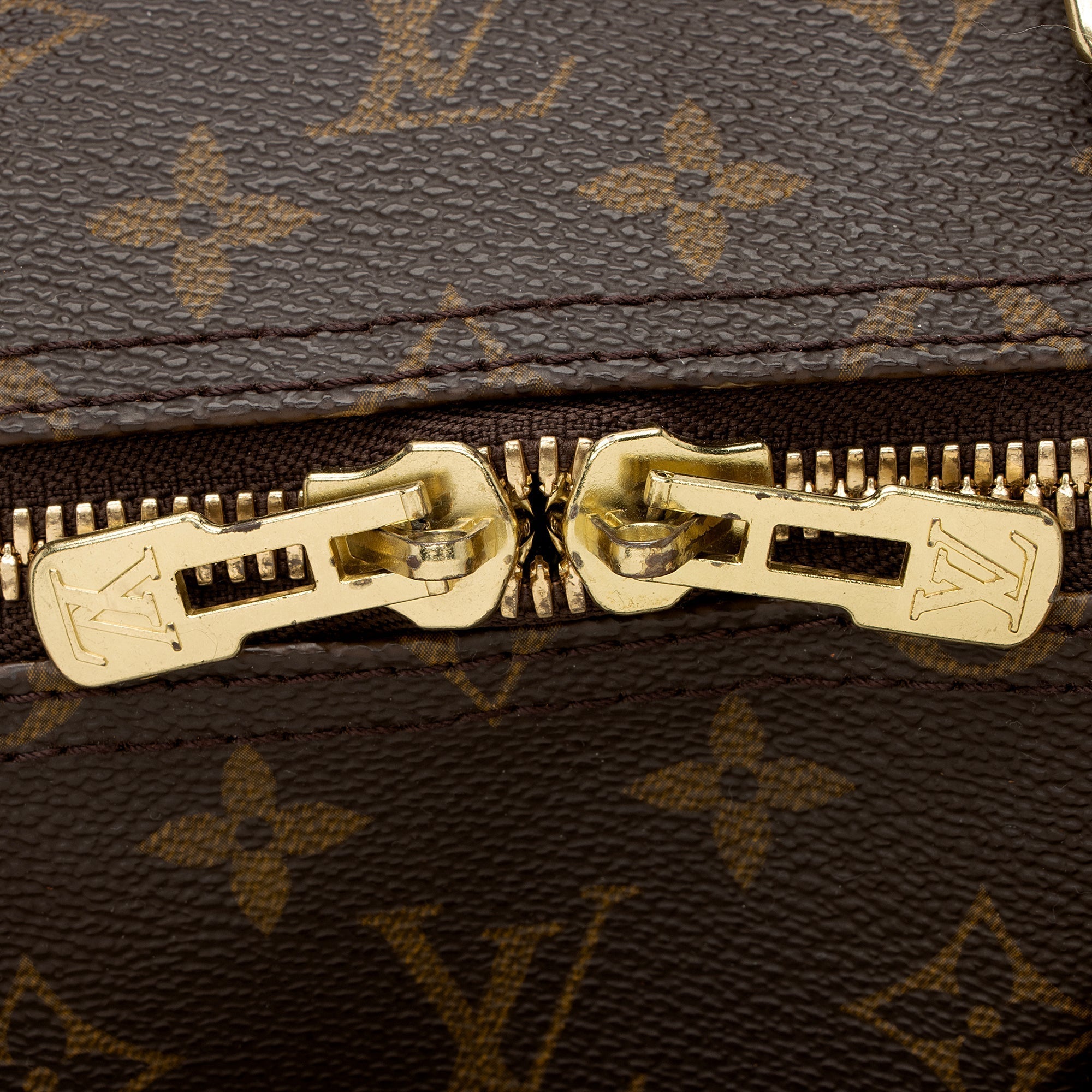 Louis Vuitton Vintage Monogram Canvas Keepall Bandouliere 55 Duffle Bag (SHF-22479)
