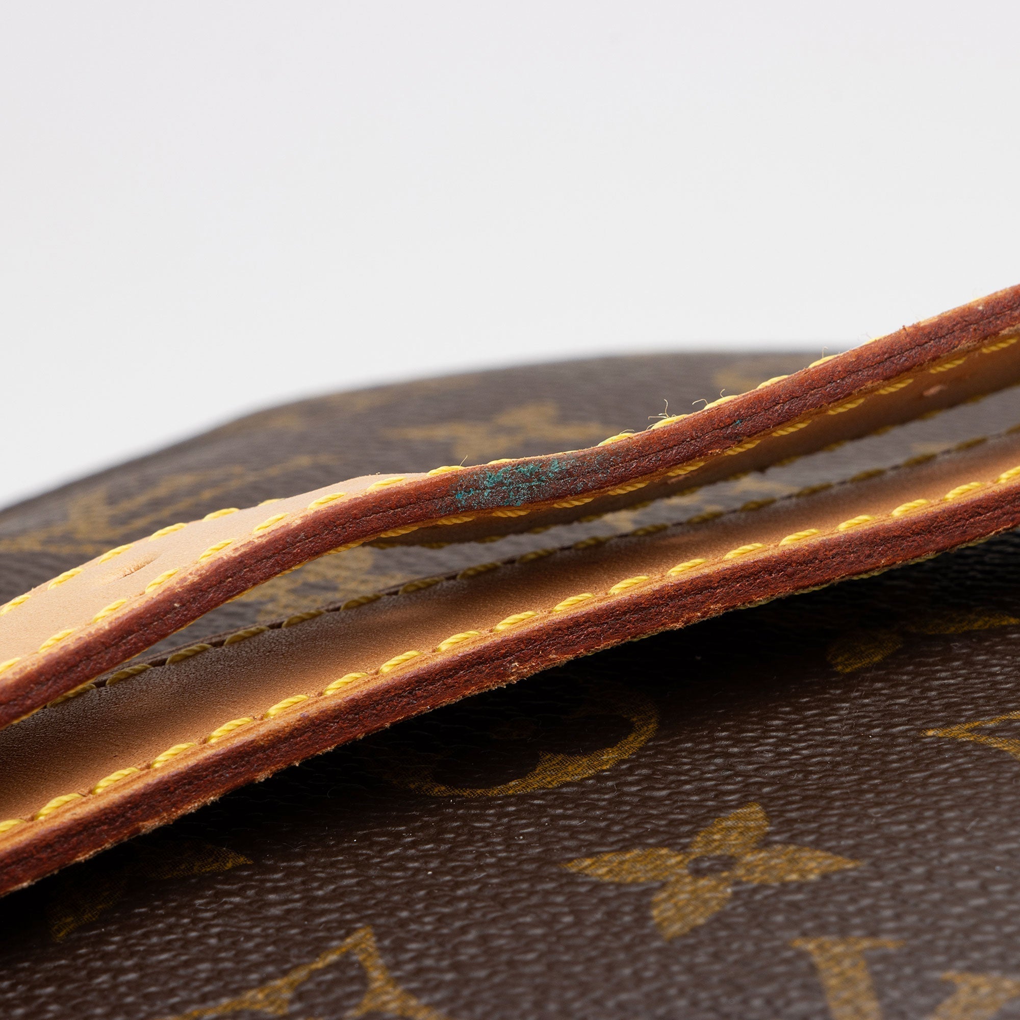 Louis Vuitton Vintage Monogram Canvas Keepall Bandouliere 55 Duffle Bag (SHF-PQTyV5)