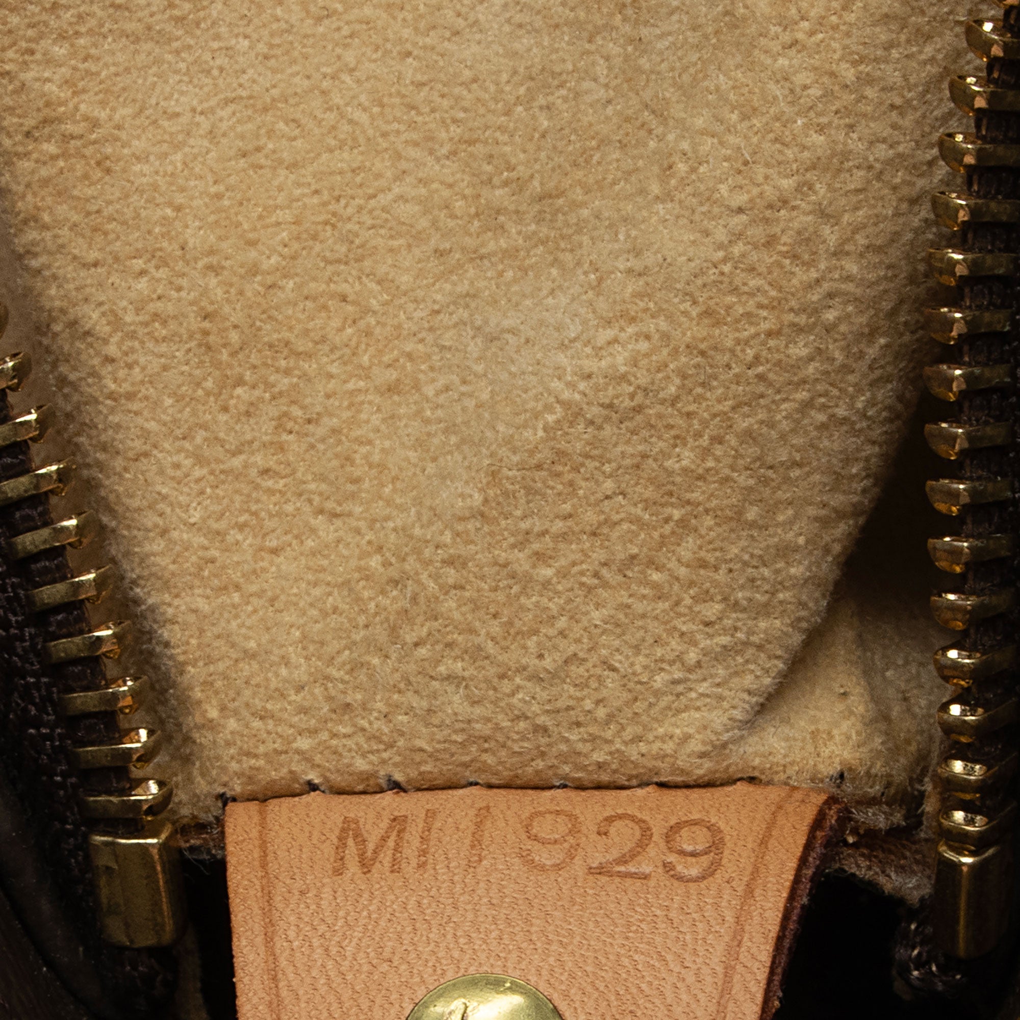 Louis Vuitton Vintage Monogram Canvas Looping GM Shoulder Bag (SHF-SXxZIg)