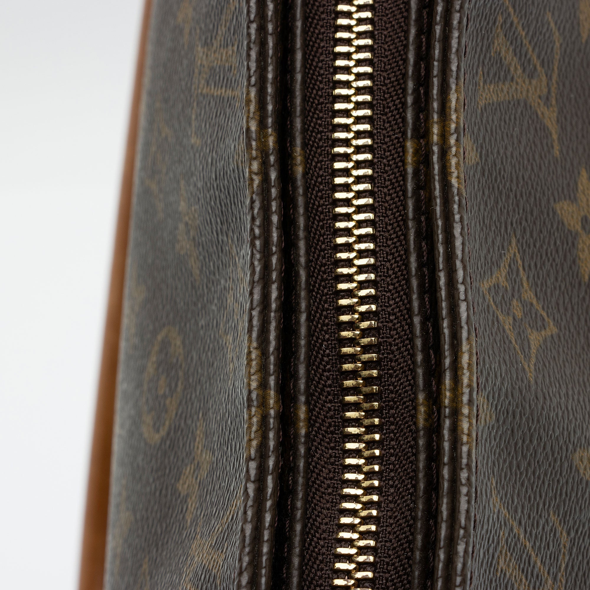 Louis Vuitton Vintage Monogram Canvas Looping GM Shoulder Bag (SHF-SXxZIg)